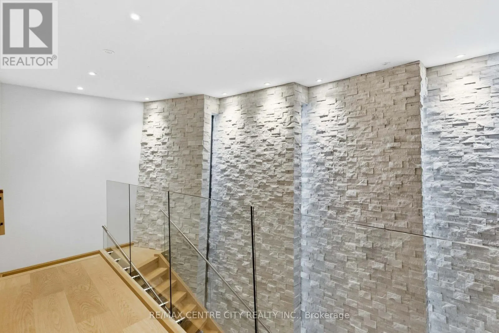 3 - 1452 BYRON BASELINE ROAD, #3