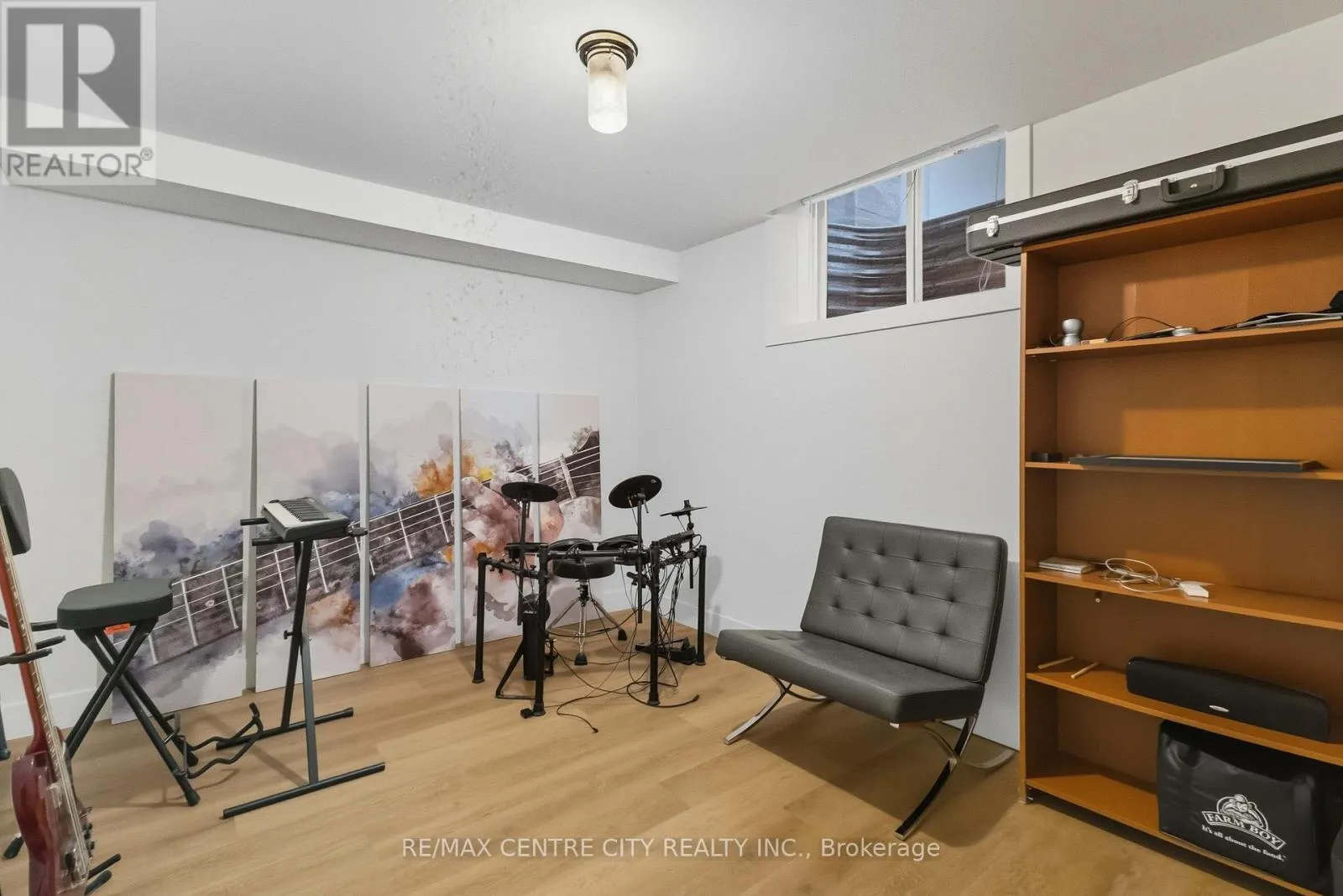 3 - 1452 BYRON BASELINE ROAD, #3