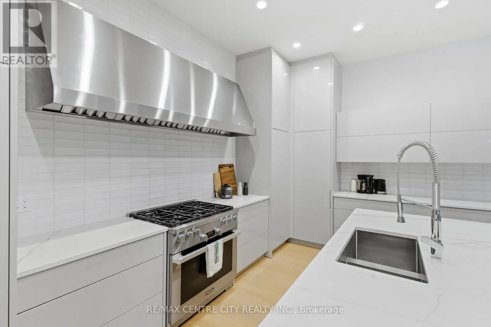 3 - 1452 BYRON BASELINE ROAD, #3