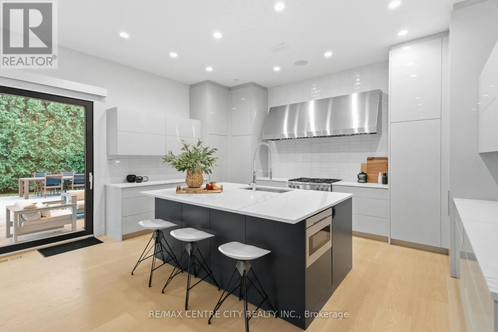 3 - 1452 BYRON BASELINE ROAD, #3