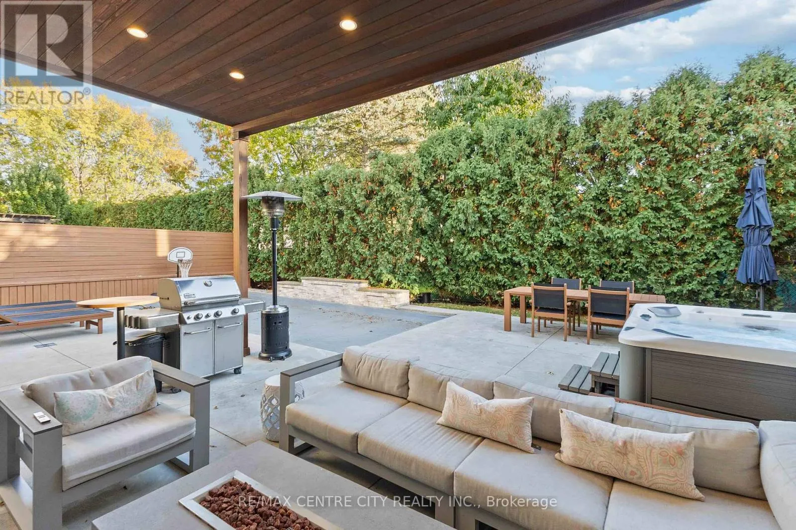 3 - 1452 BYRON BASELINE ROAD, #3