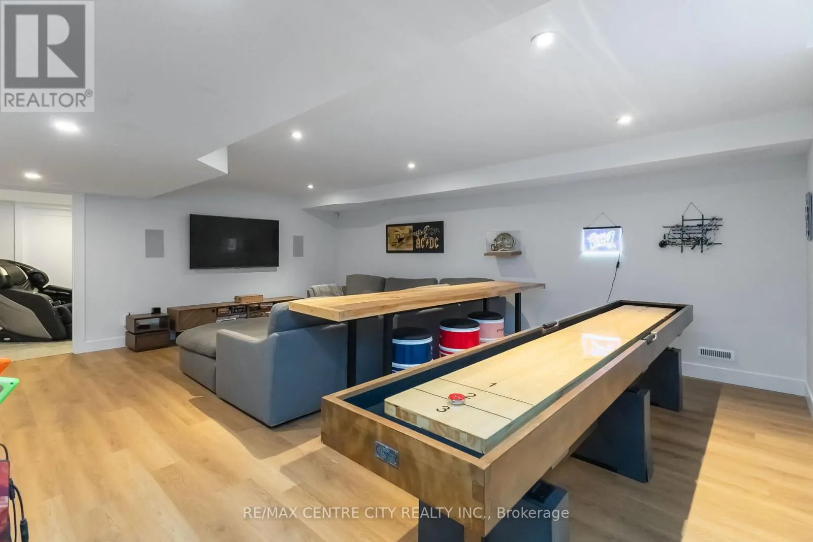 3 - 1452 BYRON BASELINE ROAD, #3