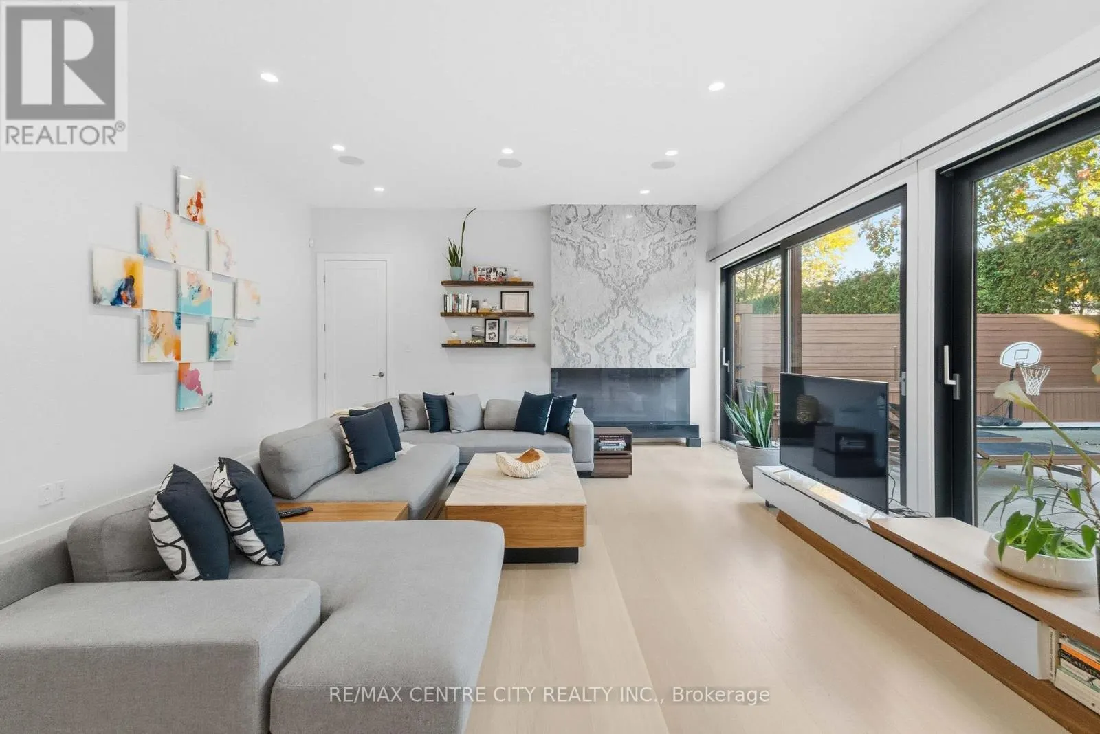 3 - 1452 BYRON BASELINE ROAD, #3