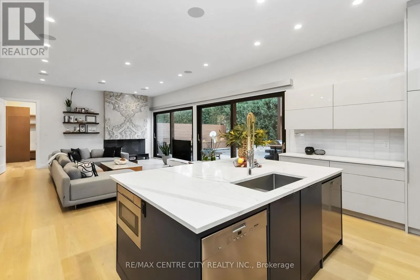 3 - 1452 BYRON BASELINE ROAD, #3