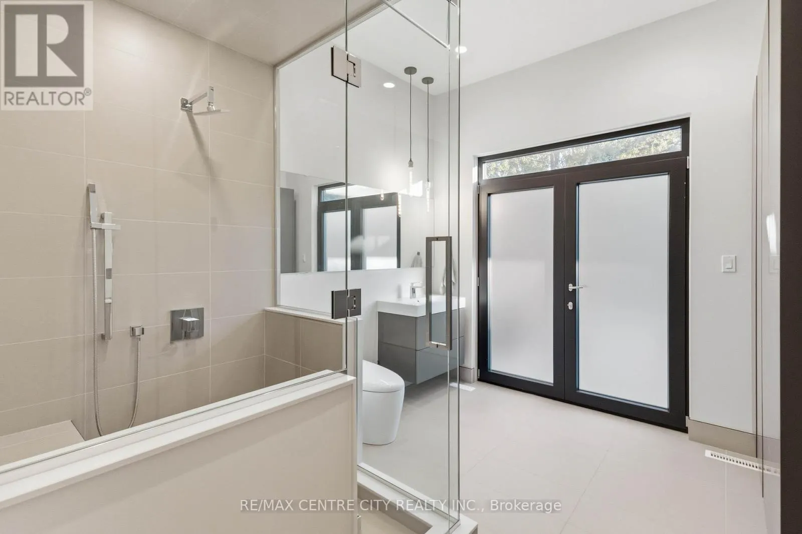 3 - 1452 BYRON BASELINE ROAD, #3