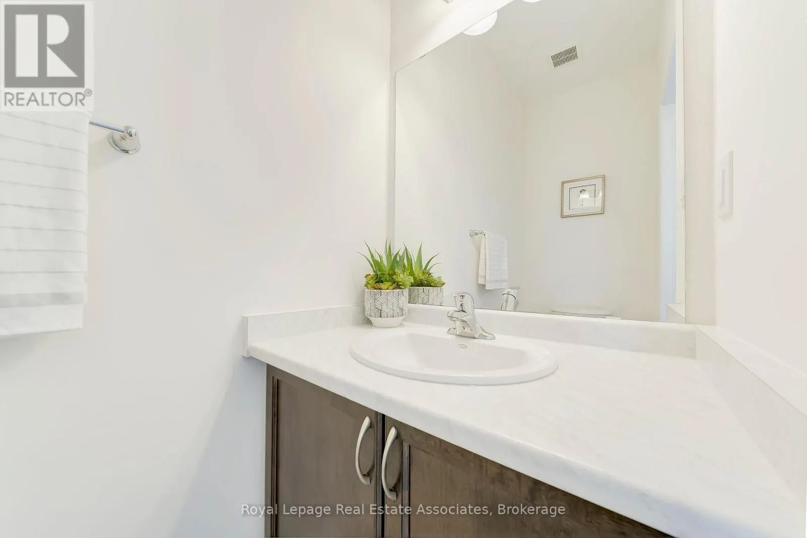 85 - 305 GARNER ROAD W