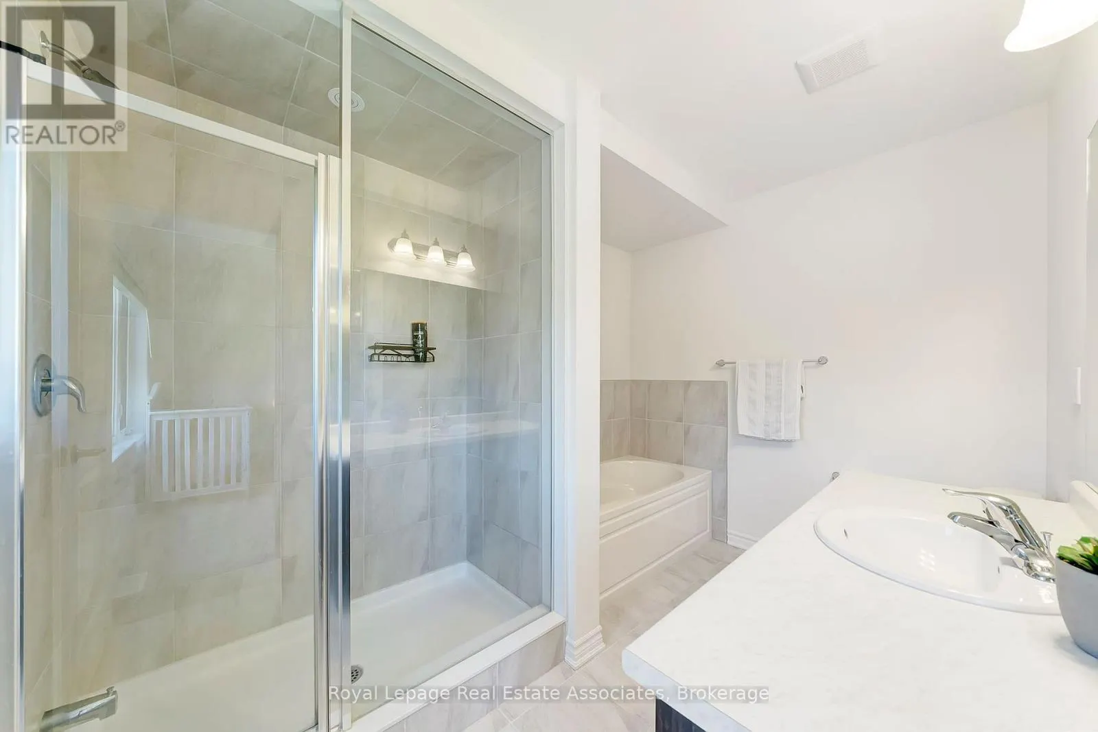 85 - 305 GARNER ROAD W