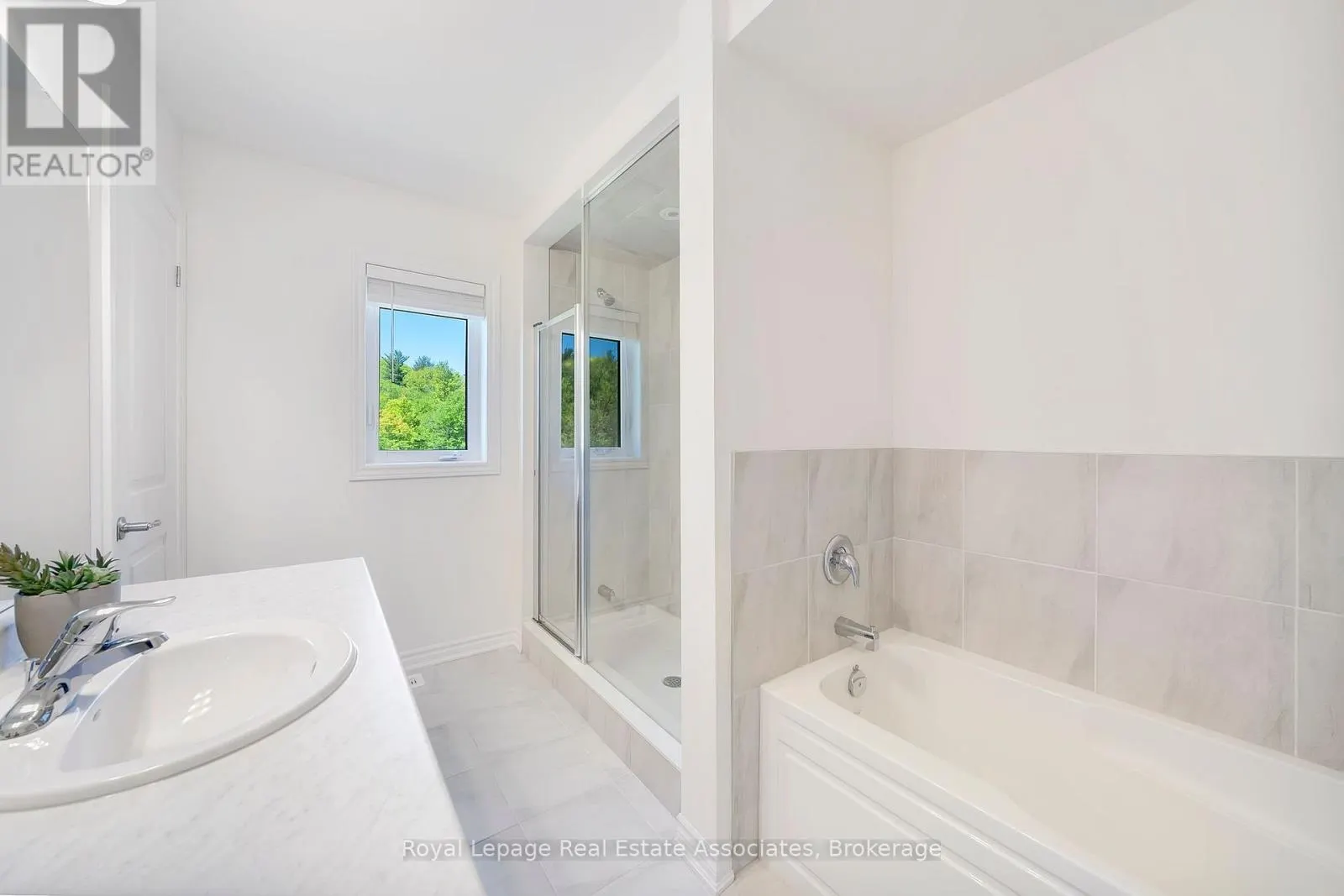 85 - 305 GARNER ROAD W