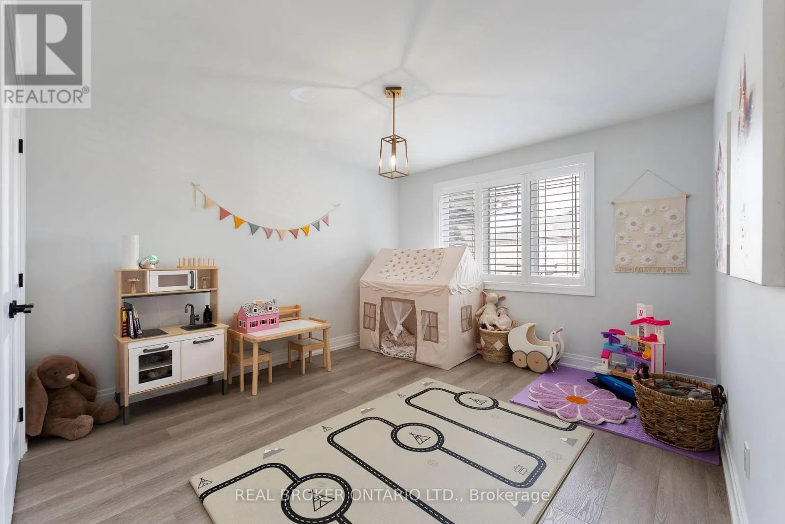 10 GRANITE RIDGE TRAIL