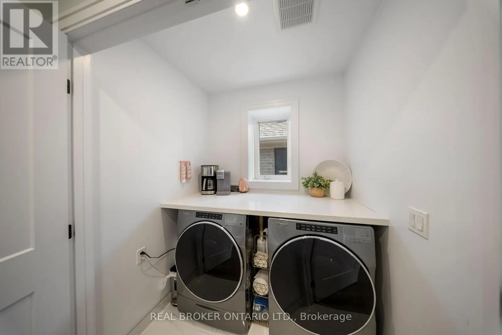 10 GRANITE RIDGE TRAIL