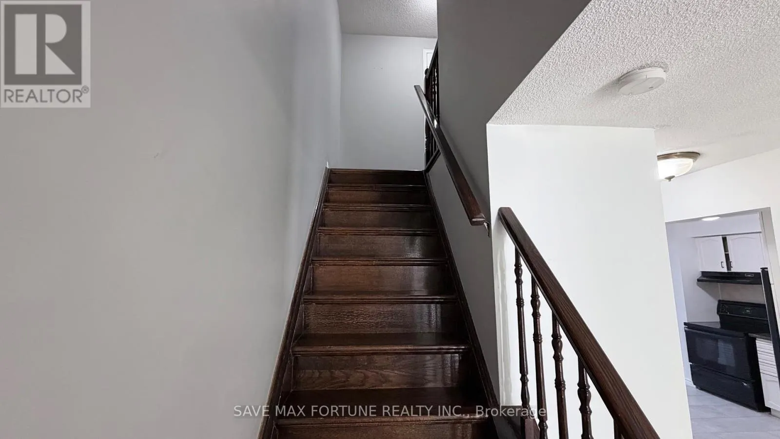 27 - 1 ROYALWOOD COURT