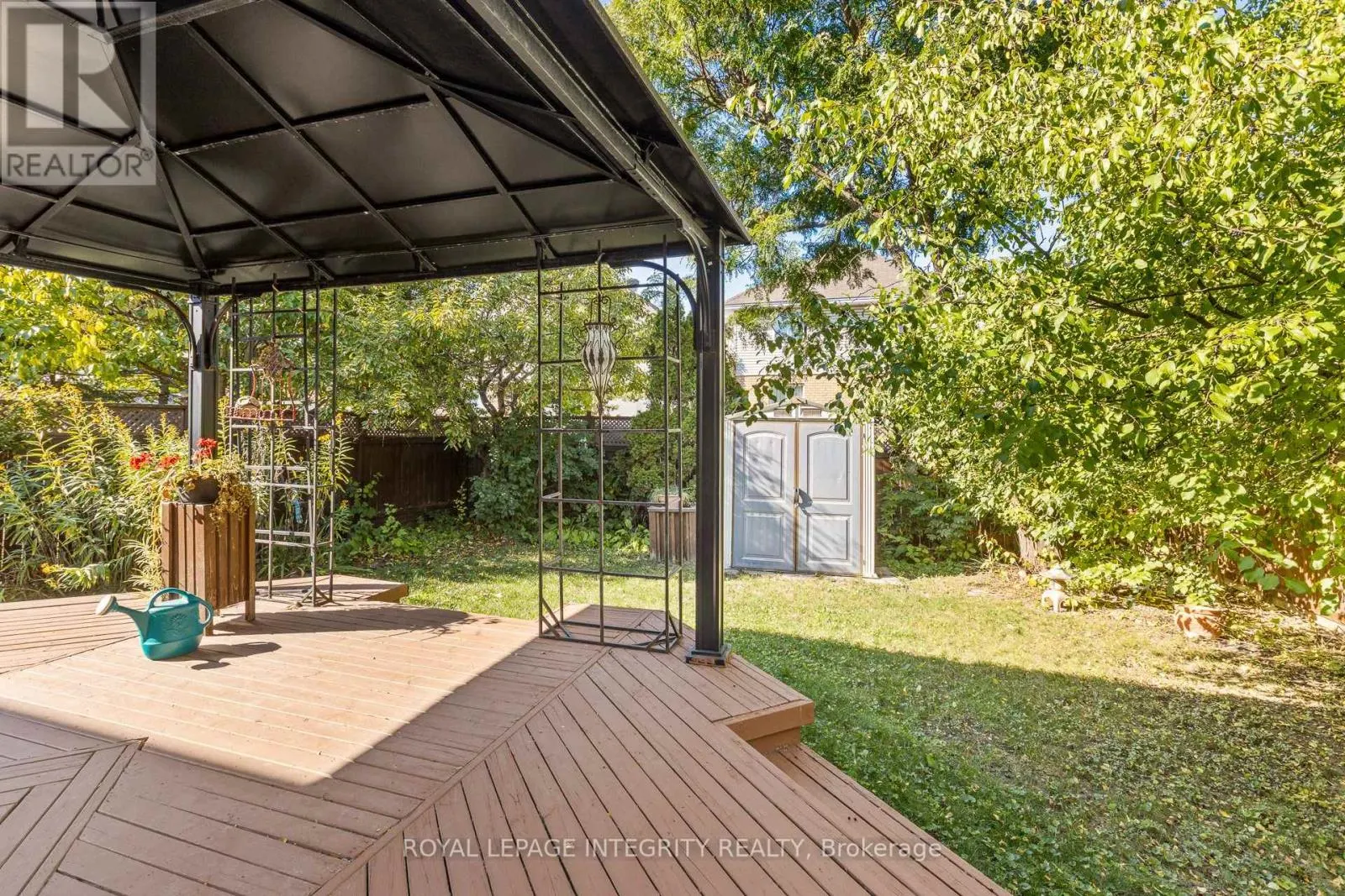 11 ROYAL FIELD CRESCENT