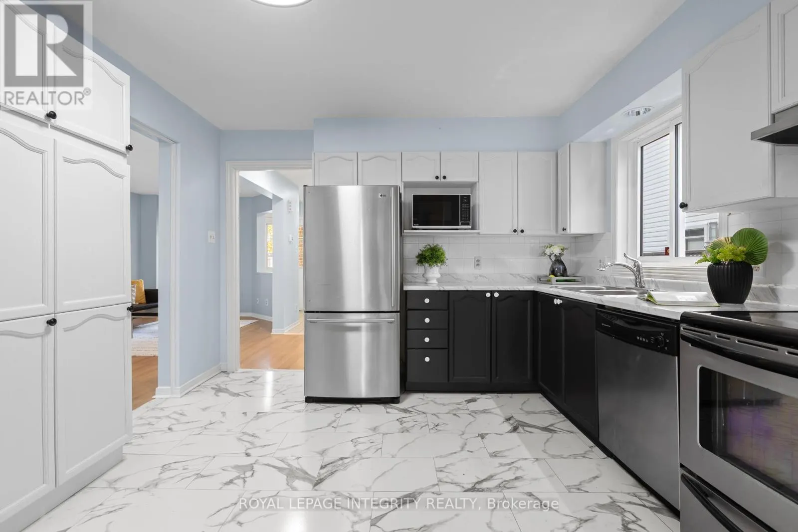 11 ROYAL FIELD CRESCENT