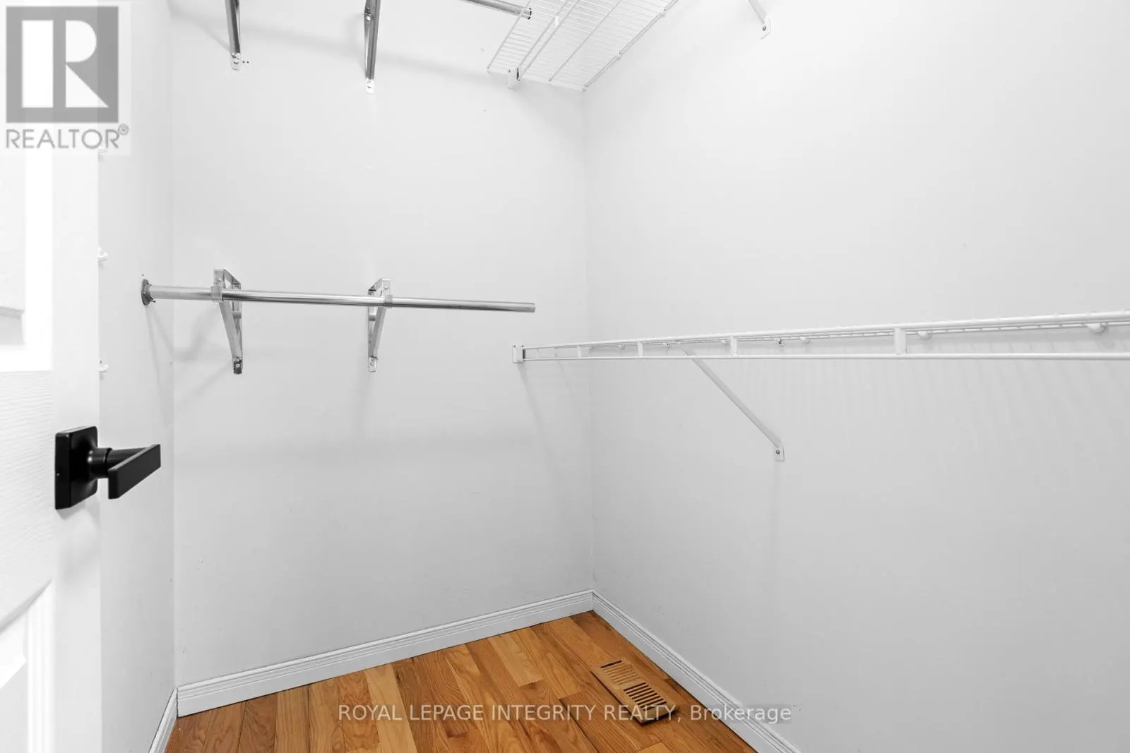 11 ROYAL FIELD CRESCENT