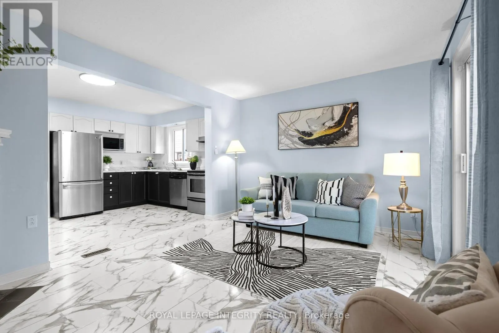 11 ROYAL FIELD CRESCENT