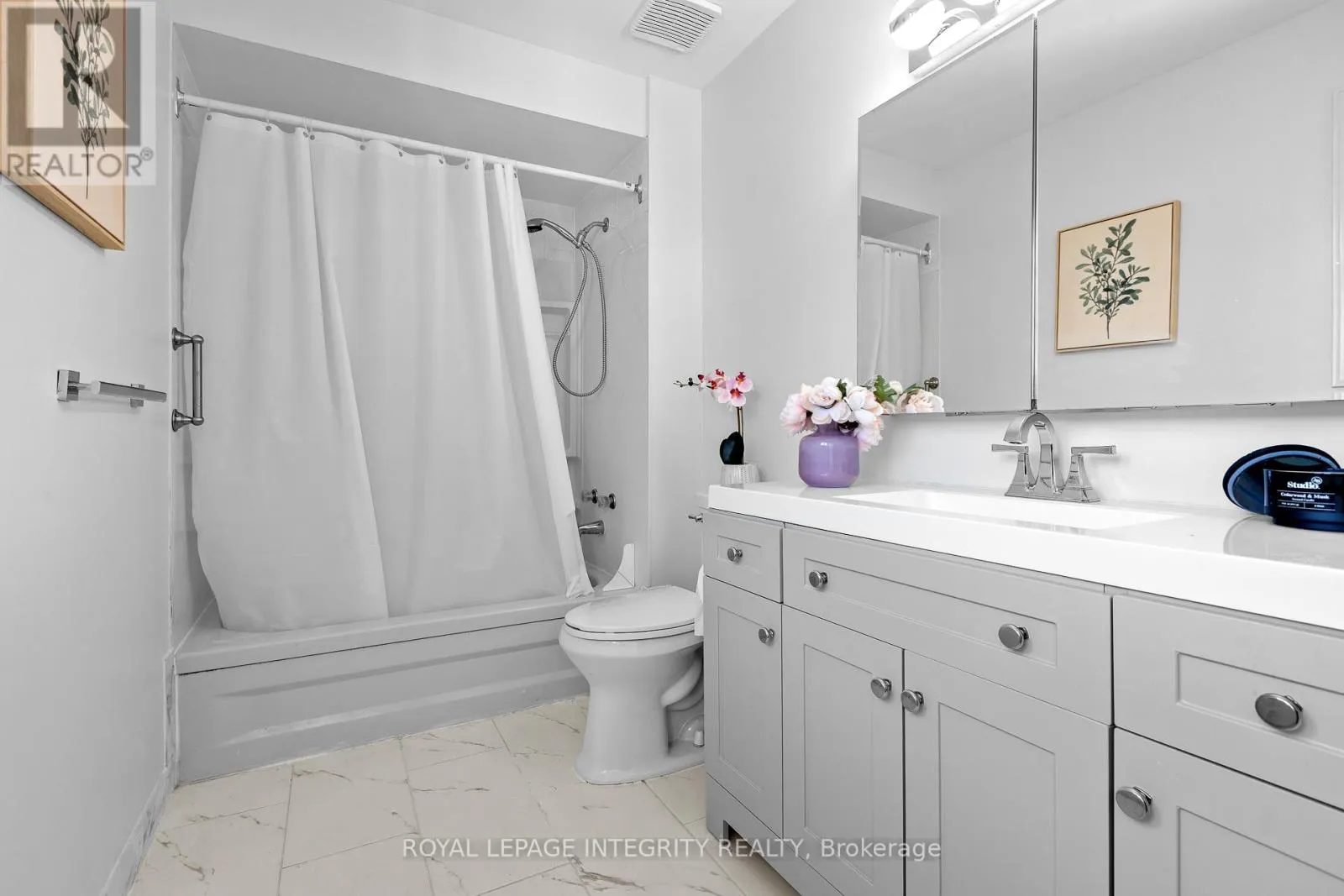 11 ROYAL FIELD CRESCENT