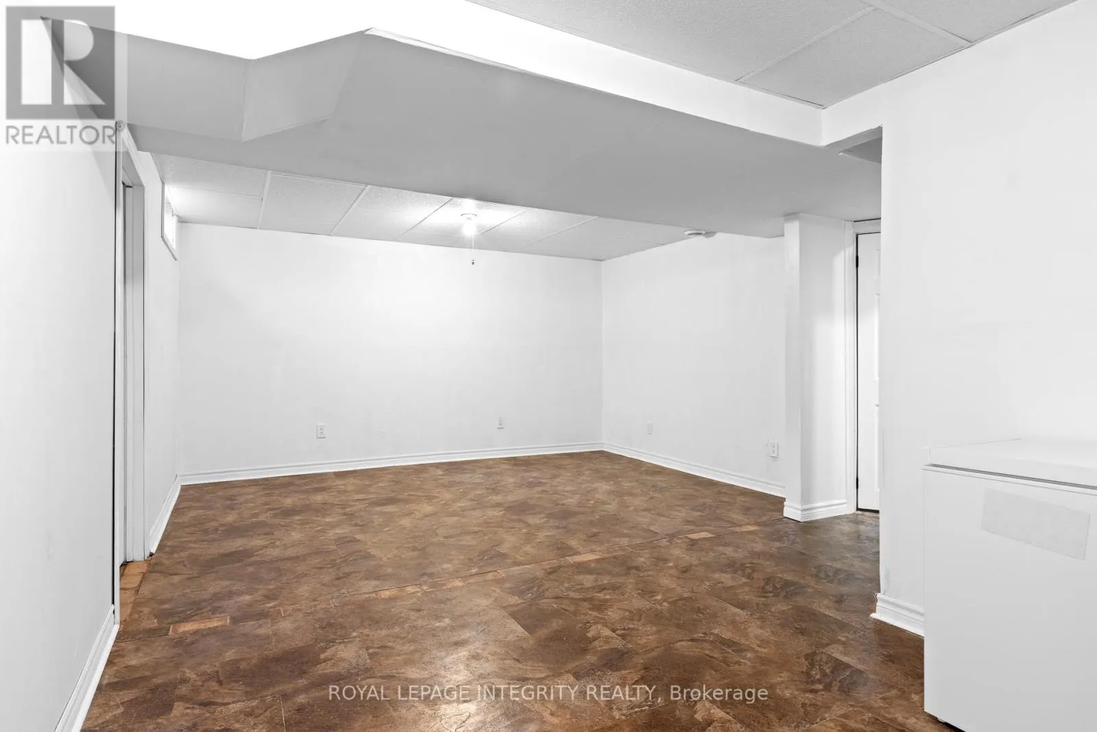 11 ROYAL FIELD CRESCENT