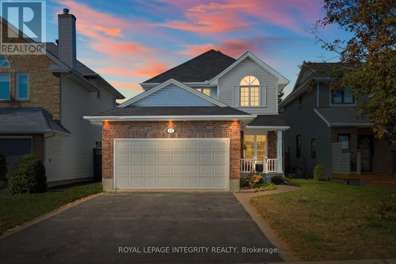 11 ROYAL FIELD CRESCENT