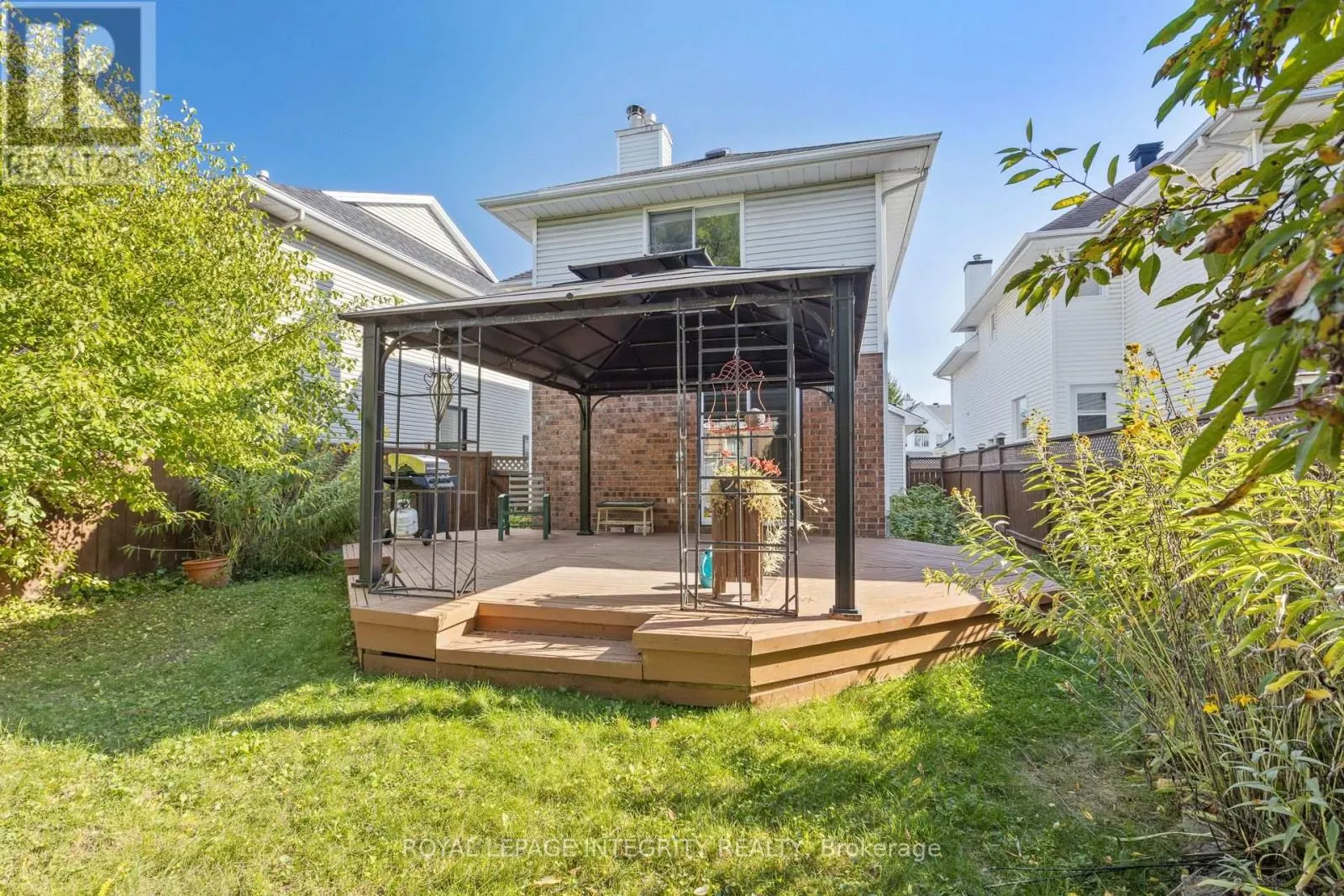 11 ROYAL FIELD CRESCENT