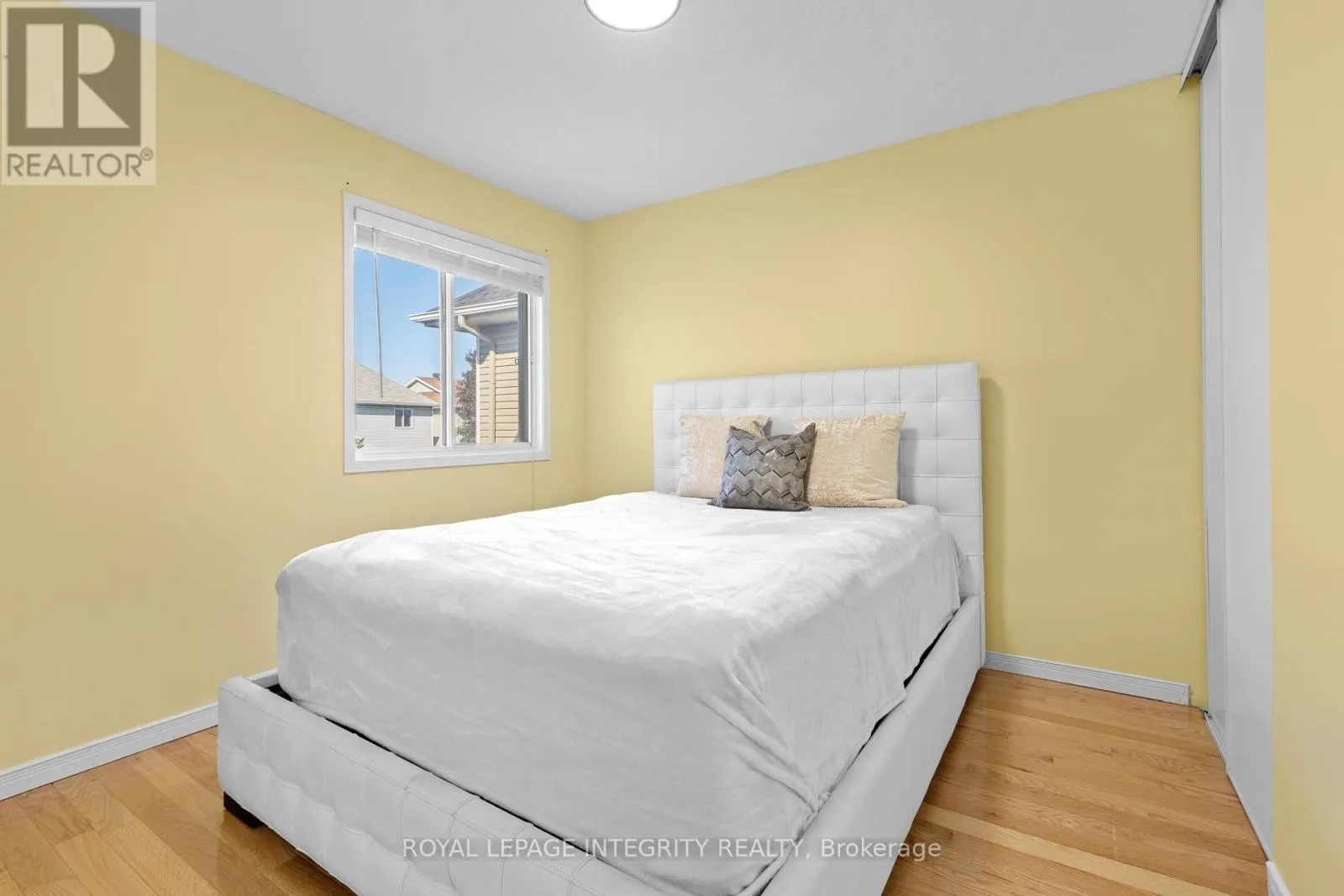 11 ROYAL FIELD CRESCENT