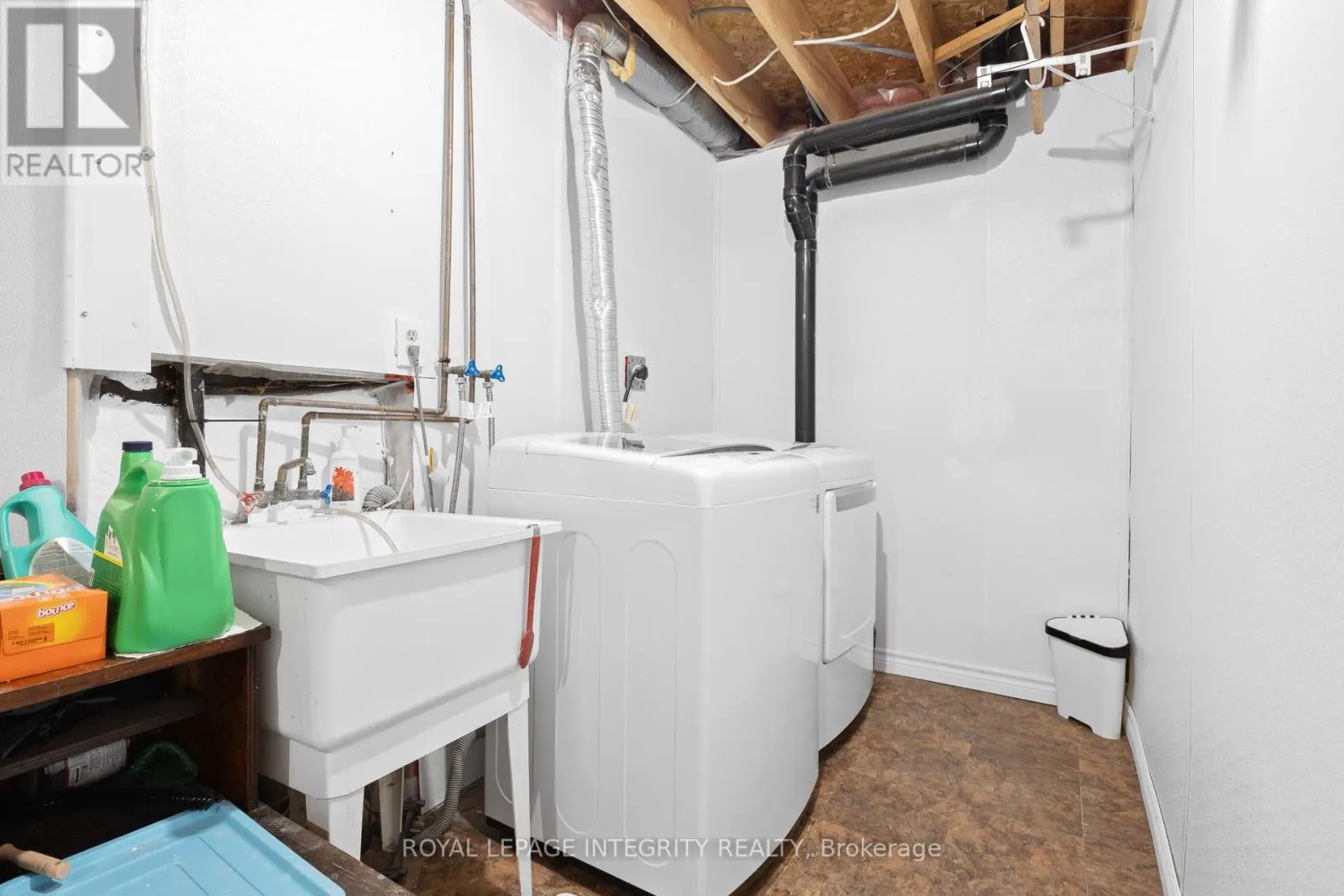 11 ROYAL FIELD CRESCENT