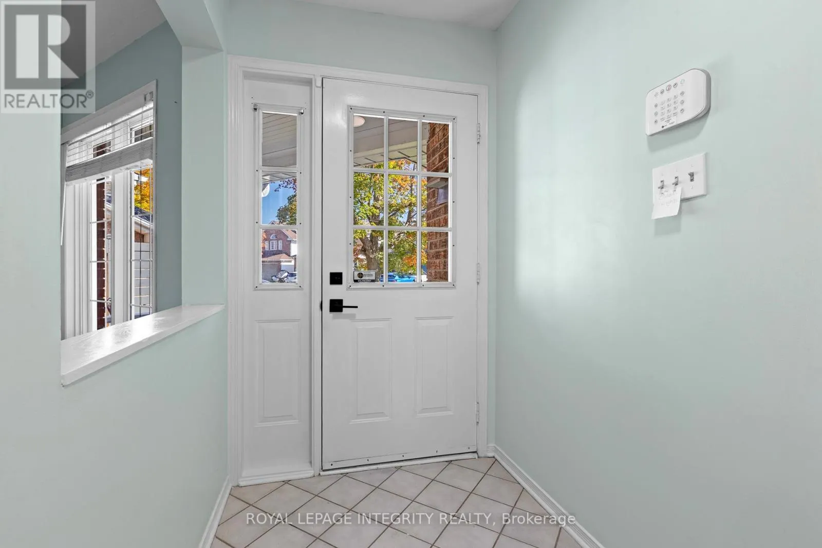 11 ROYAL FIELD CRESCENT