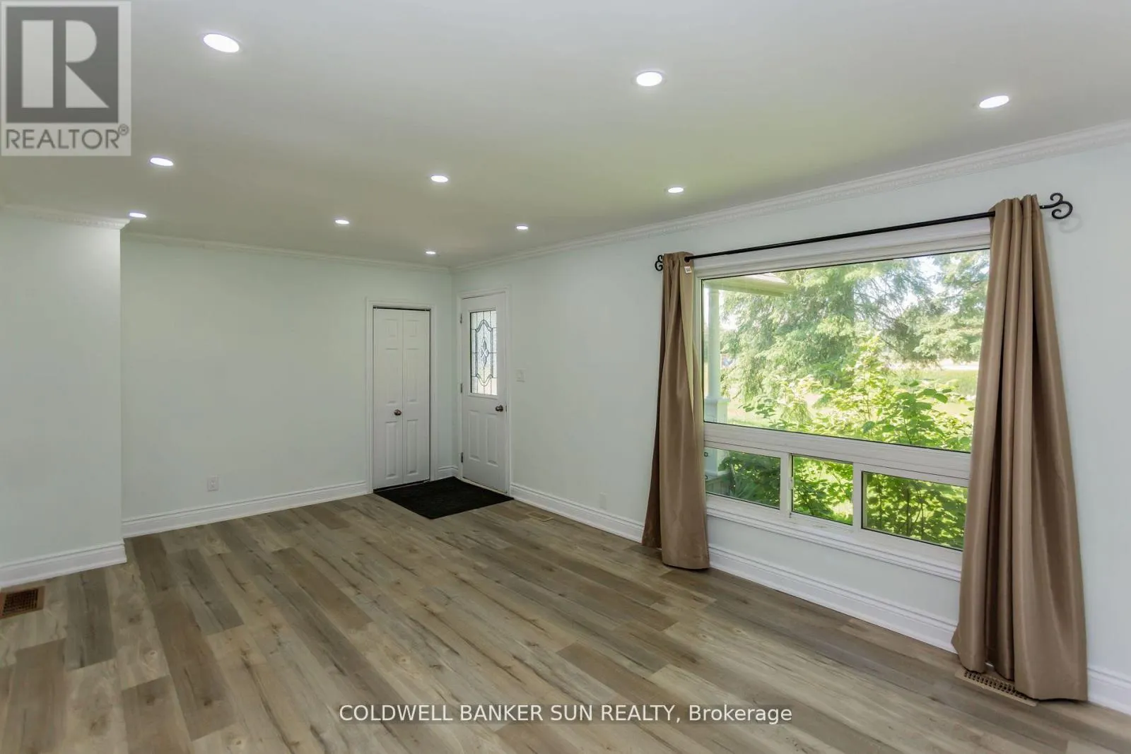 686078 OXFORD RD 2 ROAD