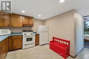 1033 BAYVIEW POINT ROAD