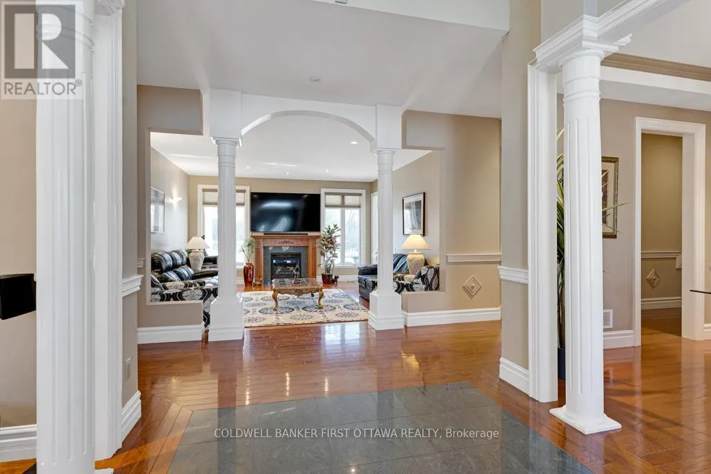 556 WEST POINT DRIVE