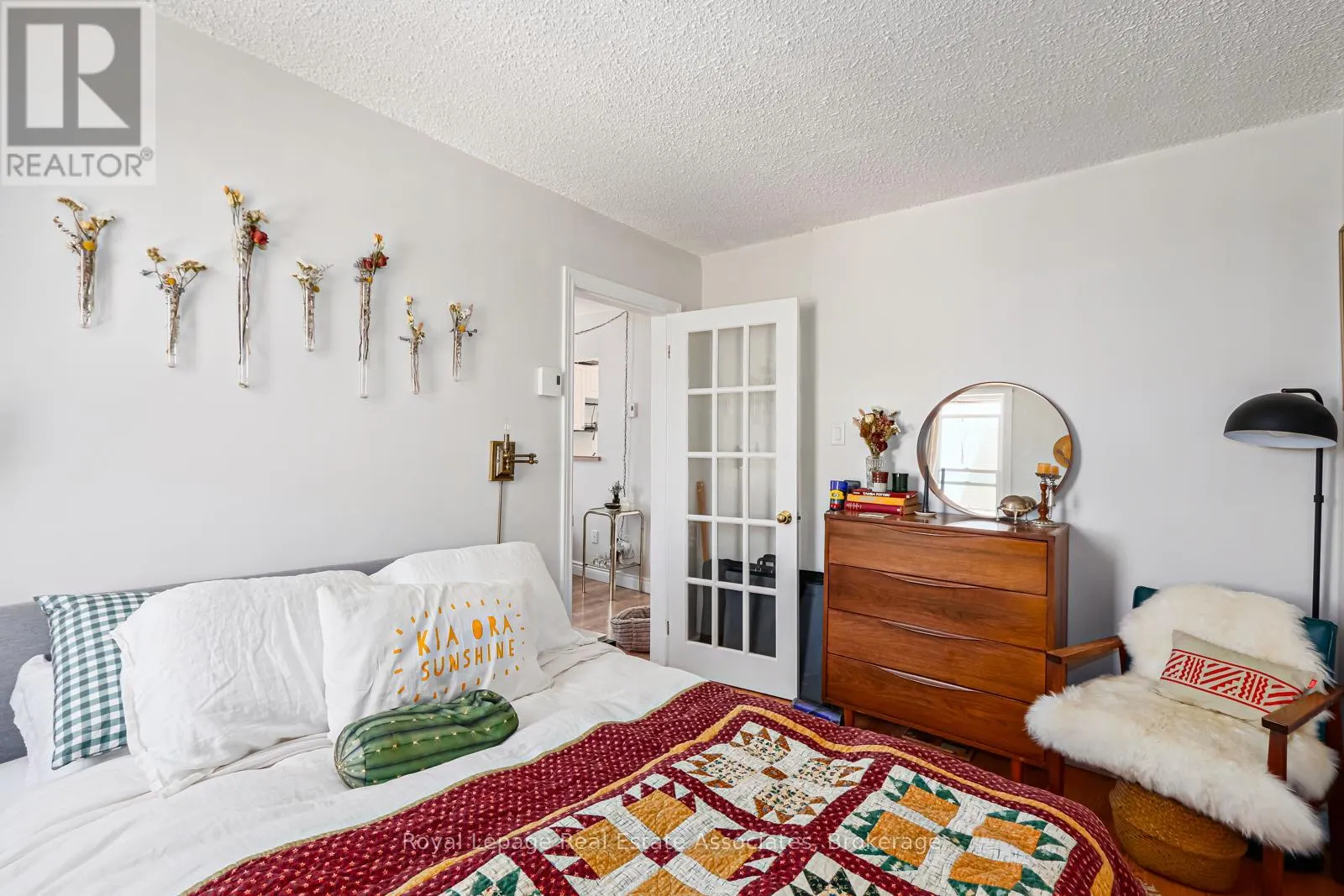 202 - 110 SYKES STREET N