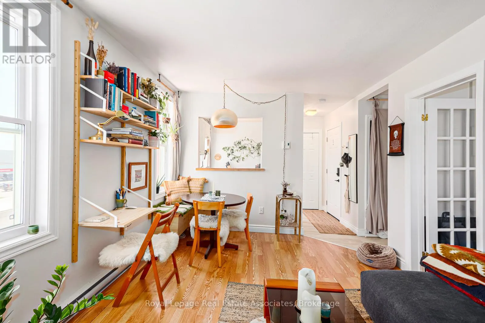 202 - 110 SYKES STREET N