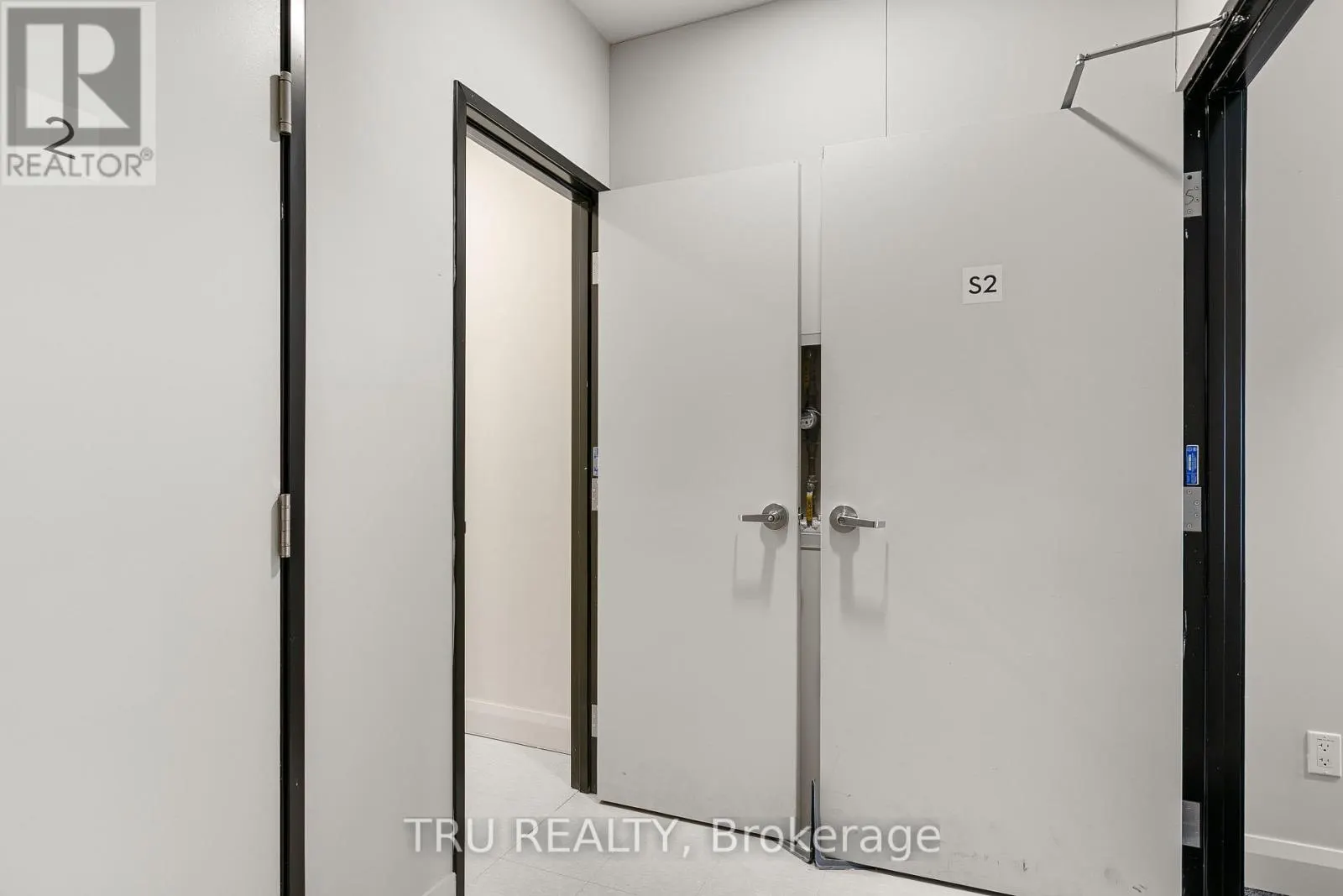 201 - 120 CORTILE PRIVATE S