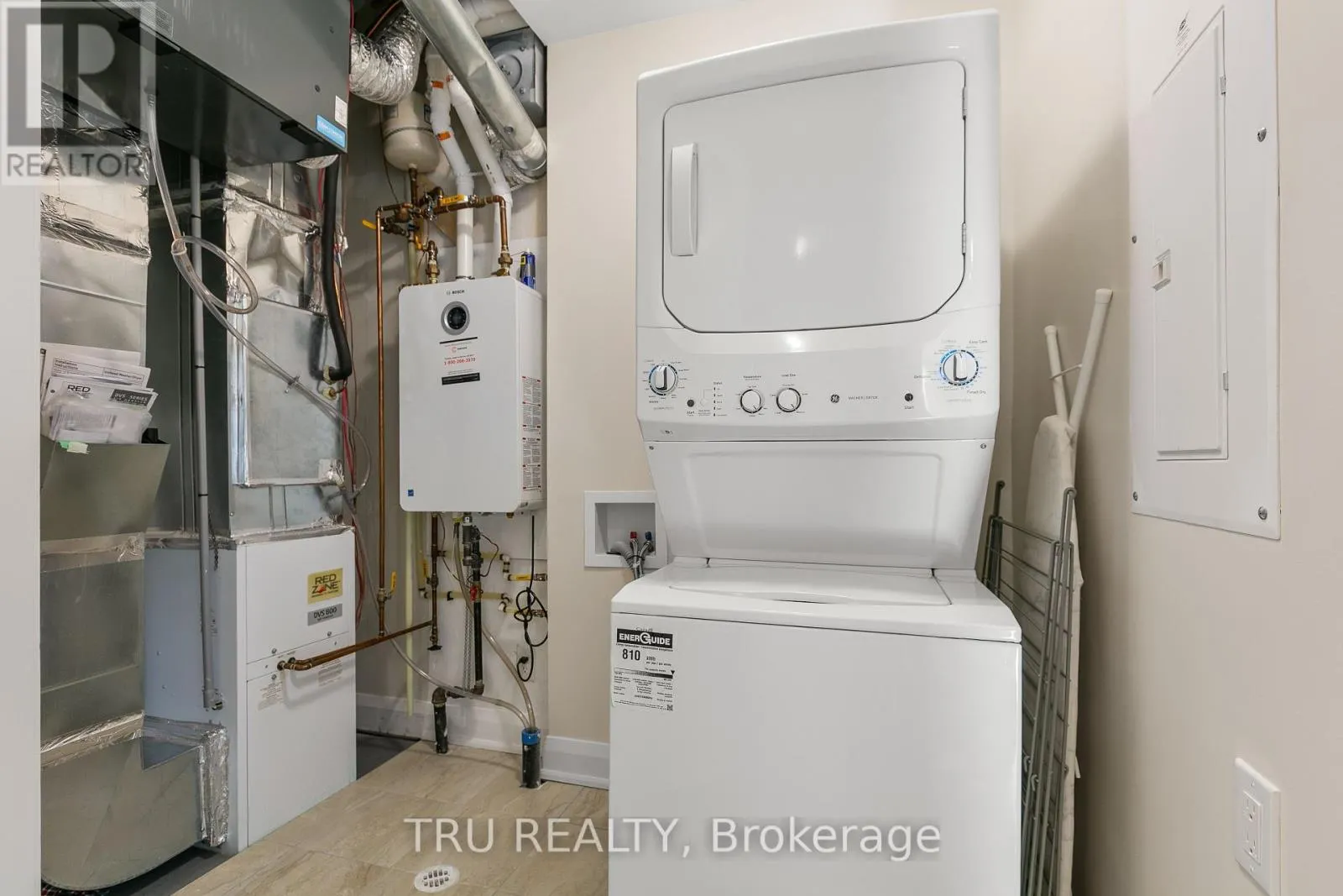 201 - 120 CORTILE PRIVATE S