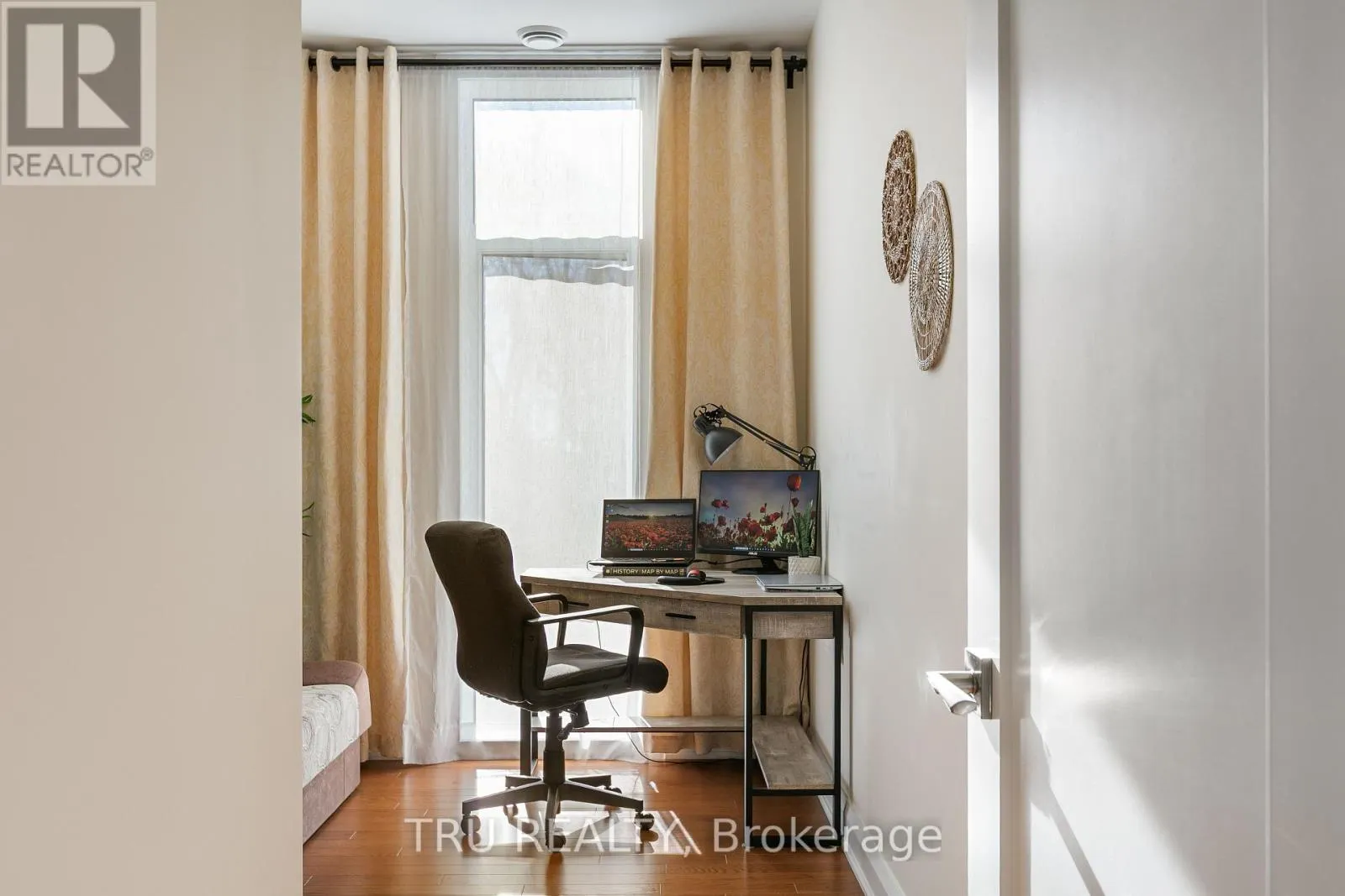 201 - 120 CORTILE PRIVATE S