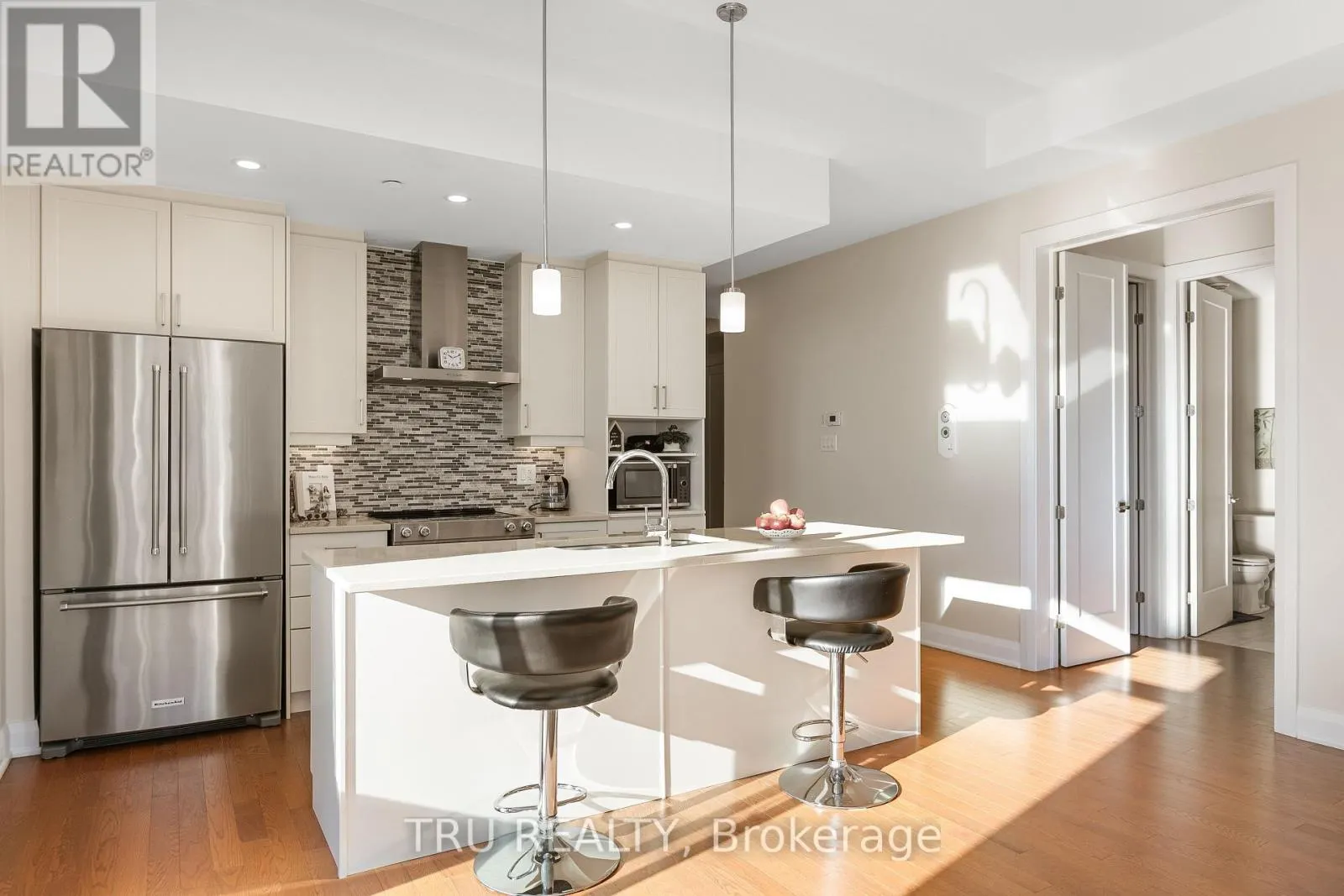 201 - 120 CORTILE PRIVATE S