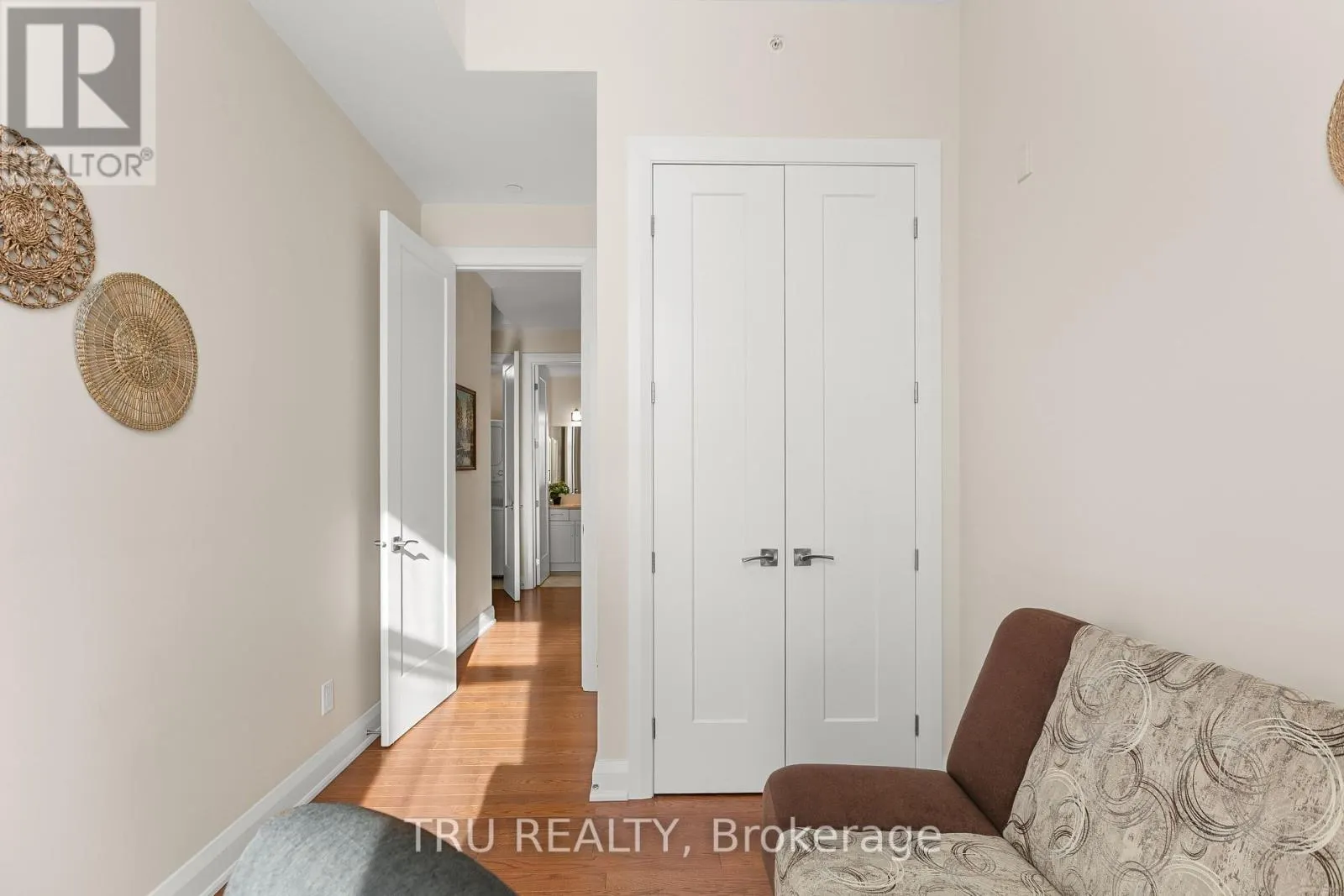 201 - 120 CORTILE PRIVATE S