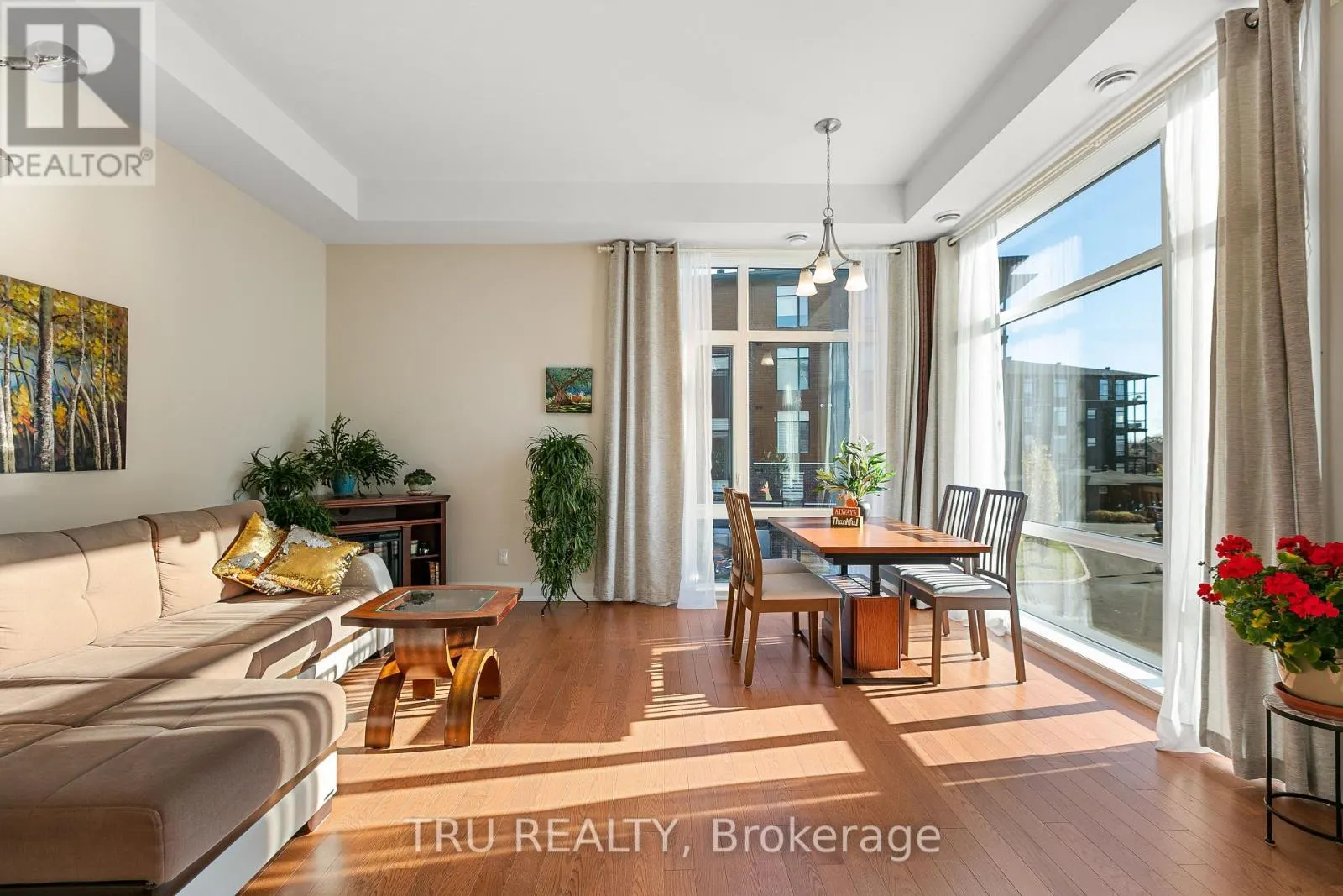 201 - 120 CORTILE PRIVATE S