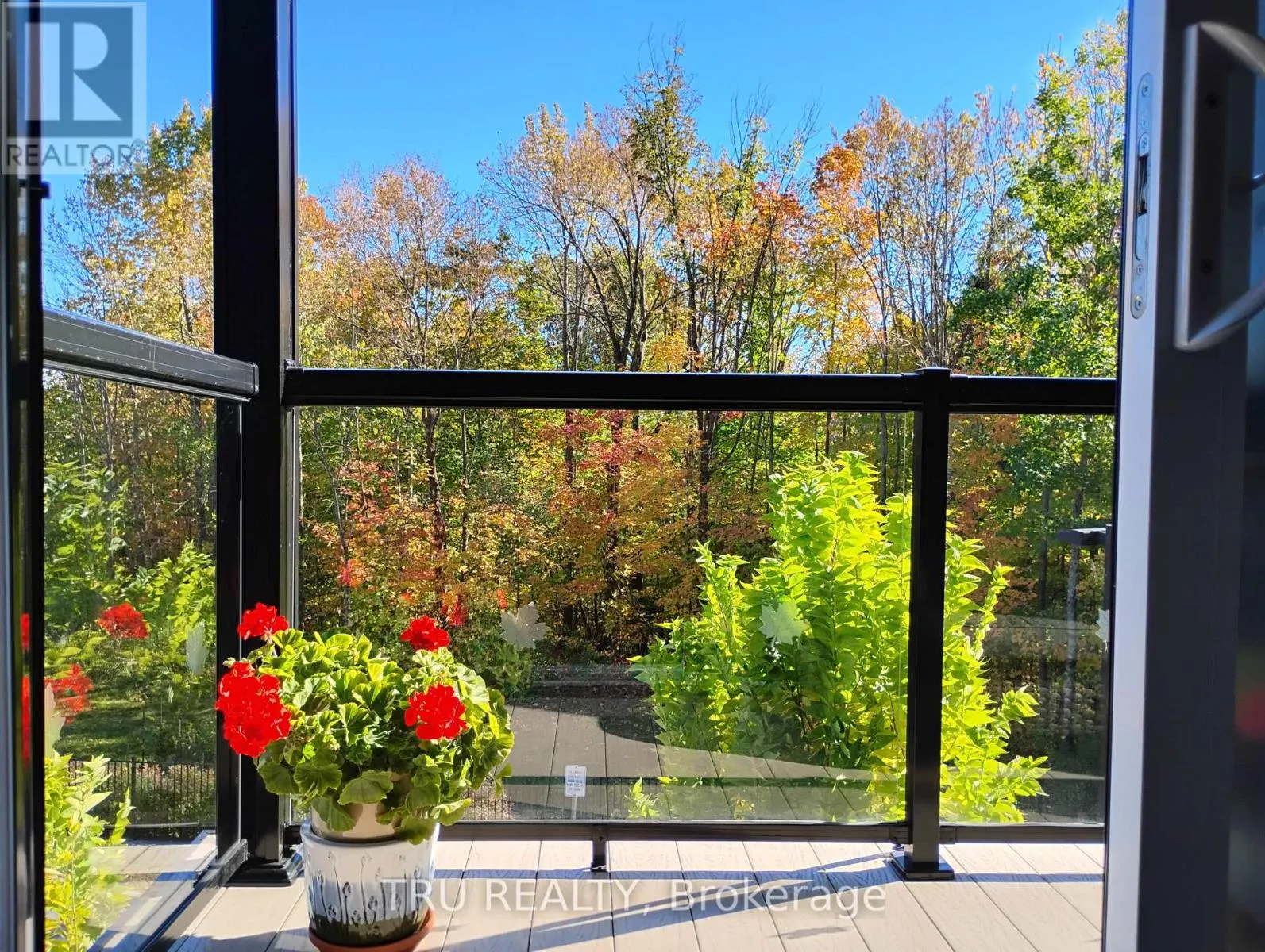 201 - 120 CORTILE PRIVATE S