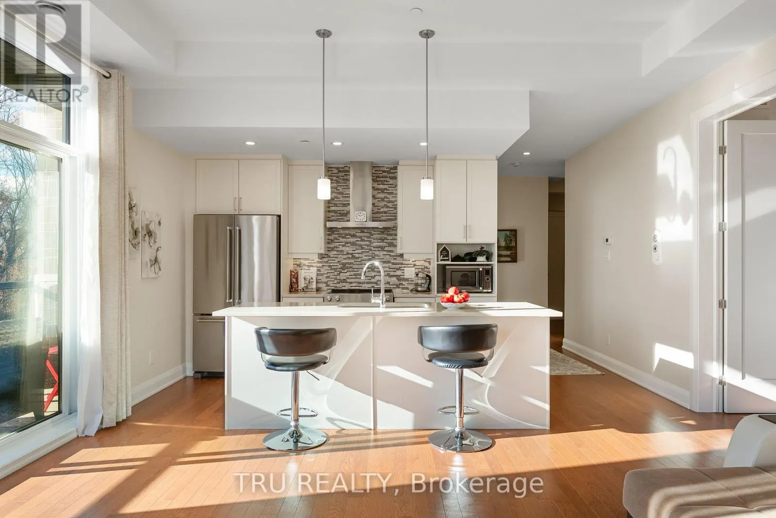 201 - 120 CORTILE PRIVATE S