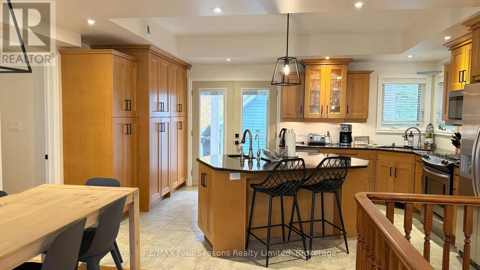 37 SILVER LAKE CRESCENT