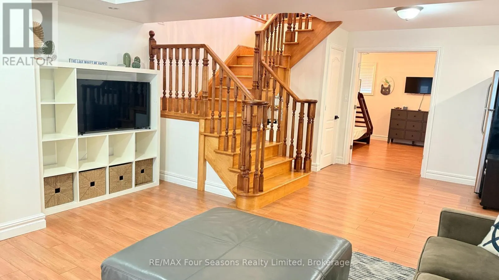 37 SILVER LAKE CRESCENT