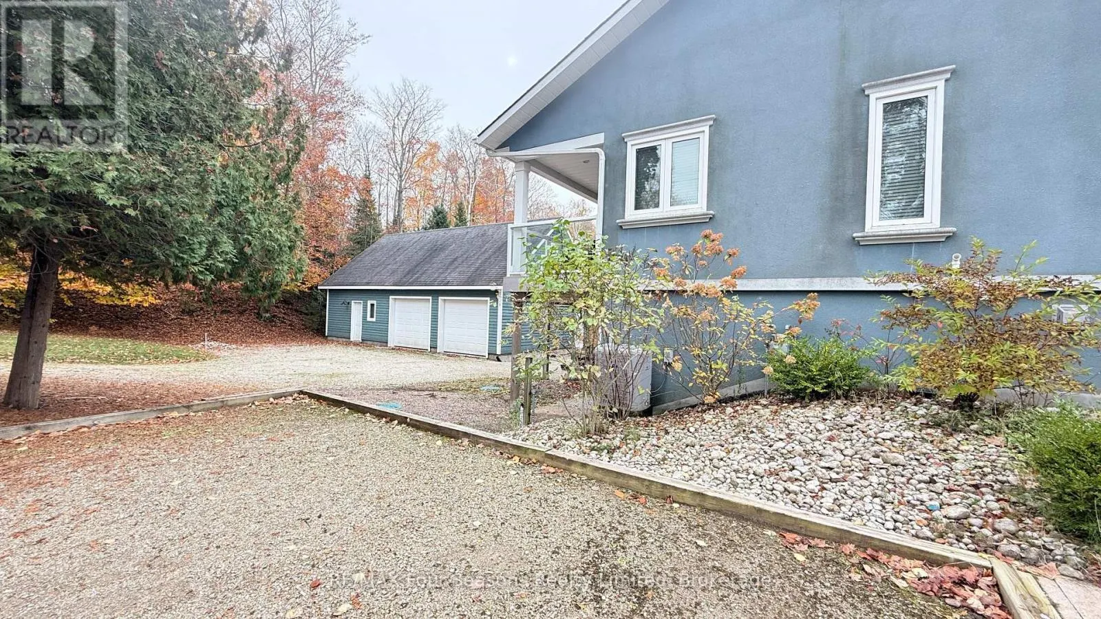 37 SILVER LAKE CRESCENT