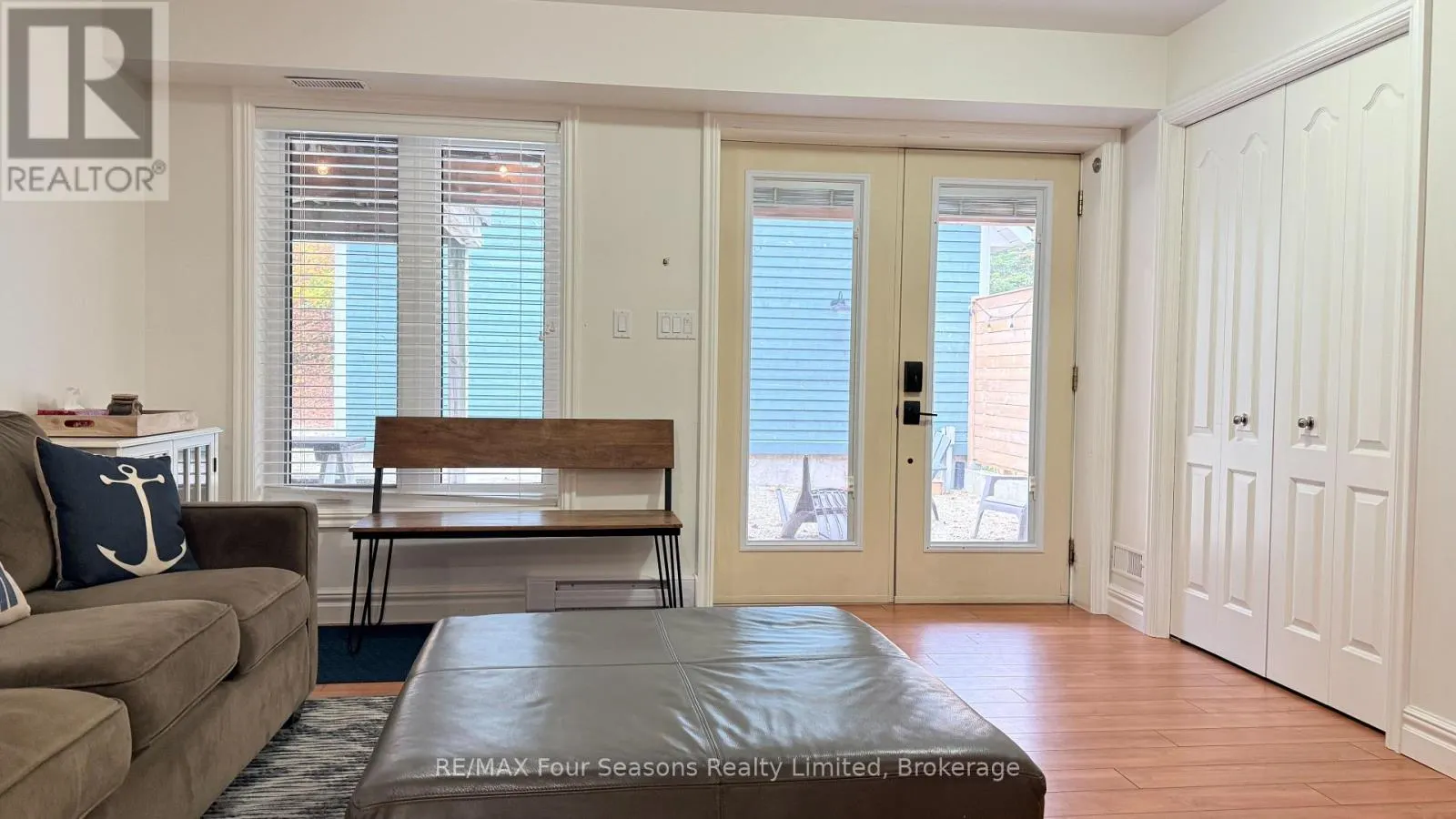 37 SILVER LAKE CRESCENT