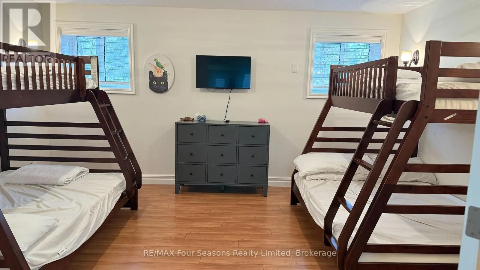 37 SILVER LAKE CRESCENT