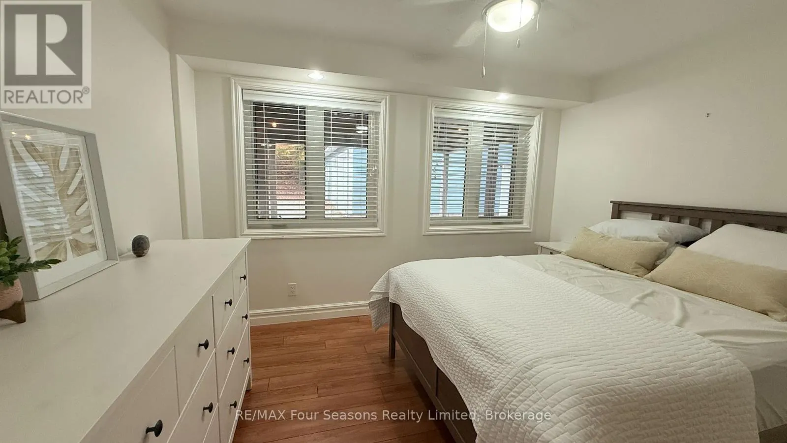 37 SILVER LAKE CRESCENT