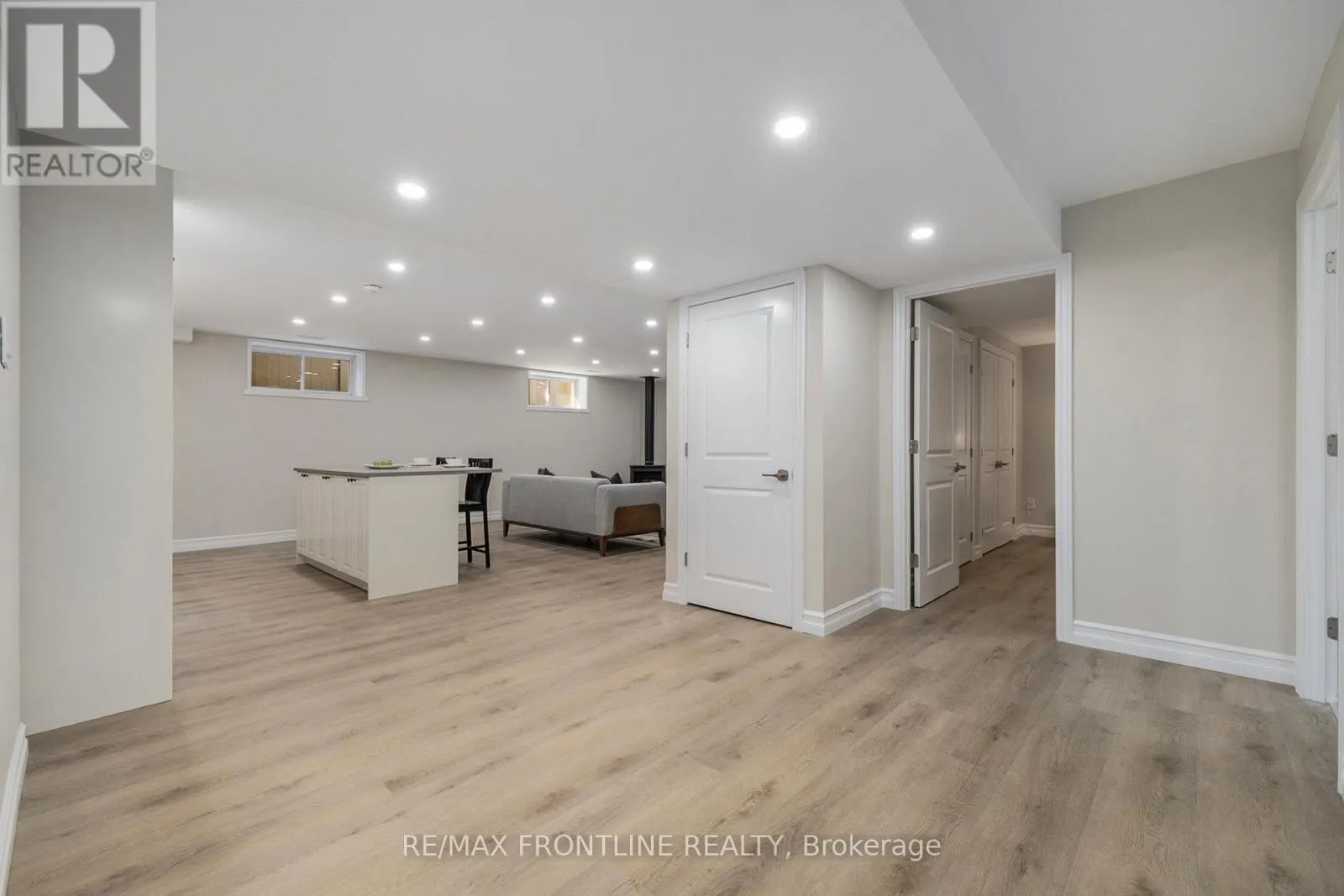 7 SENATORS GATE DRIVE