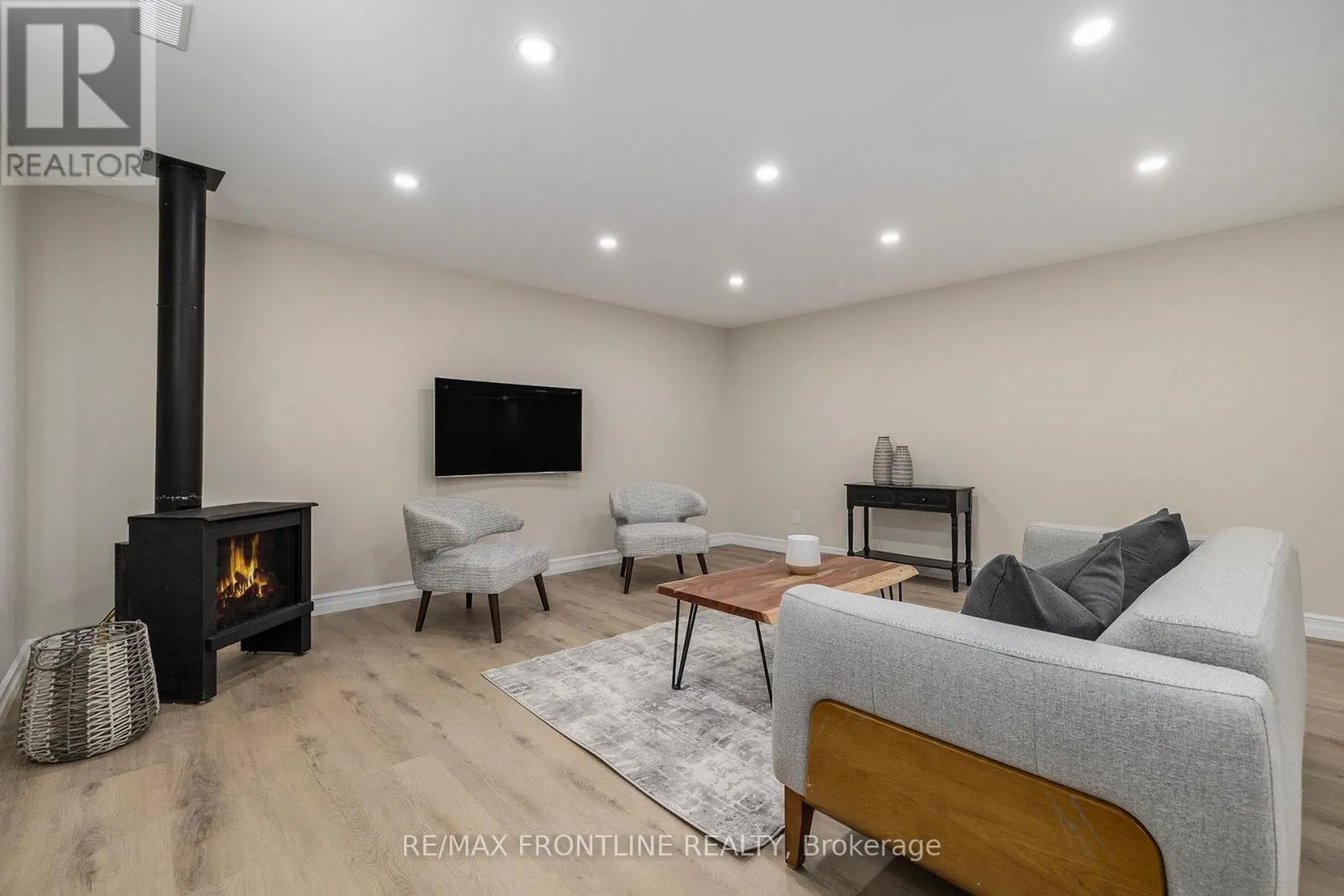 7 SENATORS GATE DRIVE