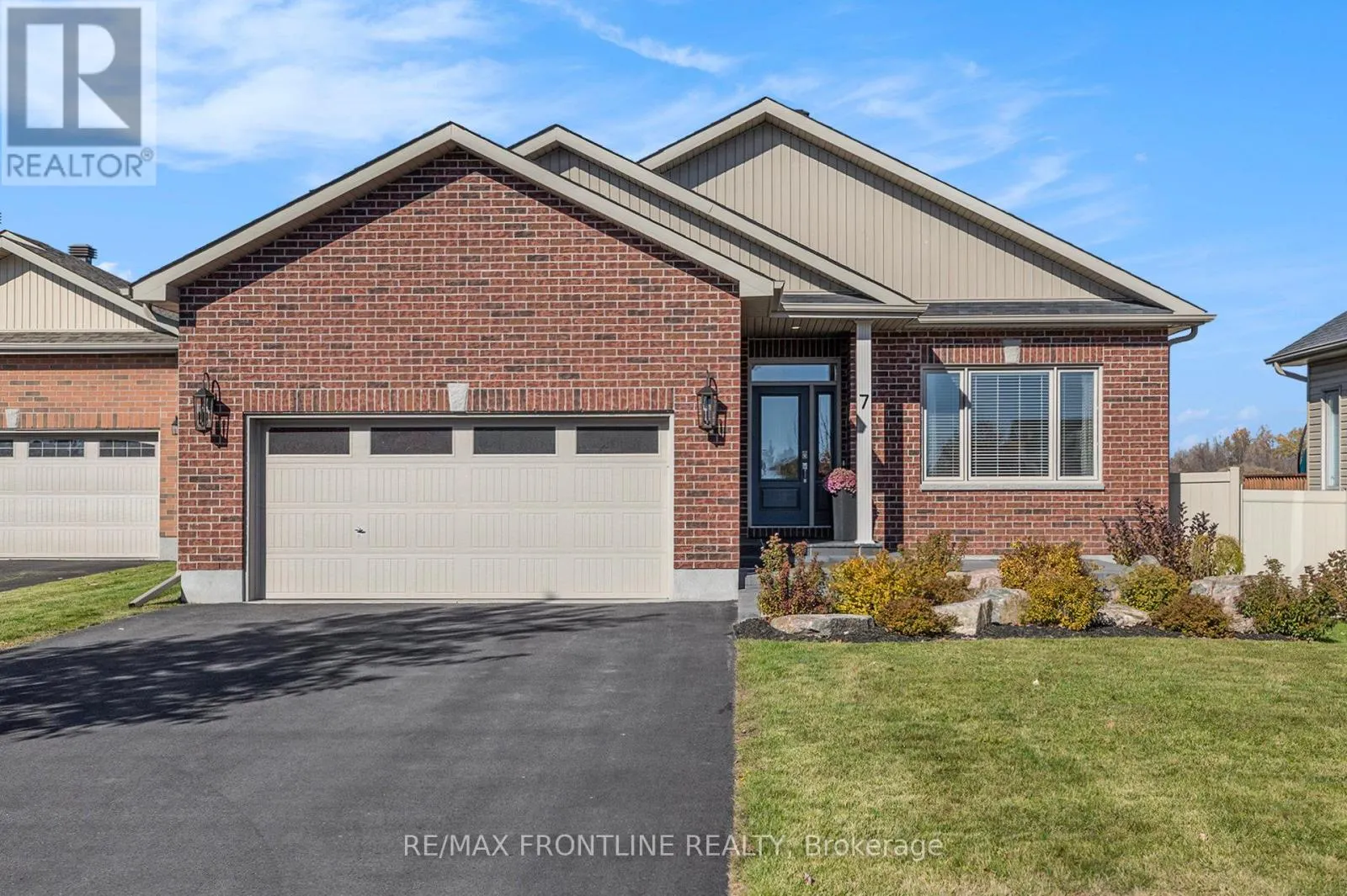 7 SENATORS GATE DRIVE