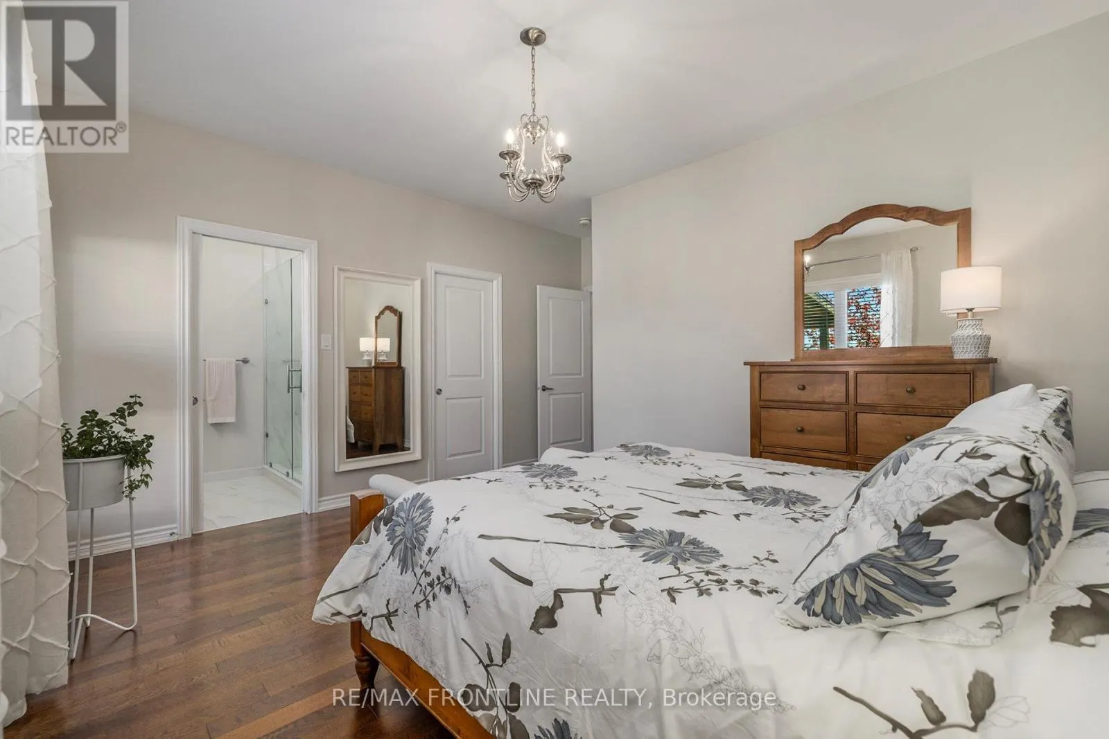 7 SENATORS GATE DRIVE