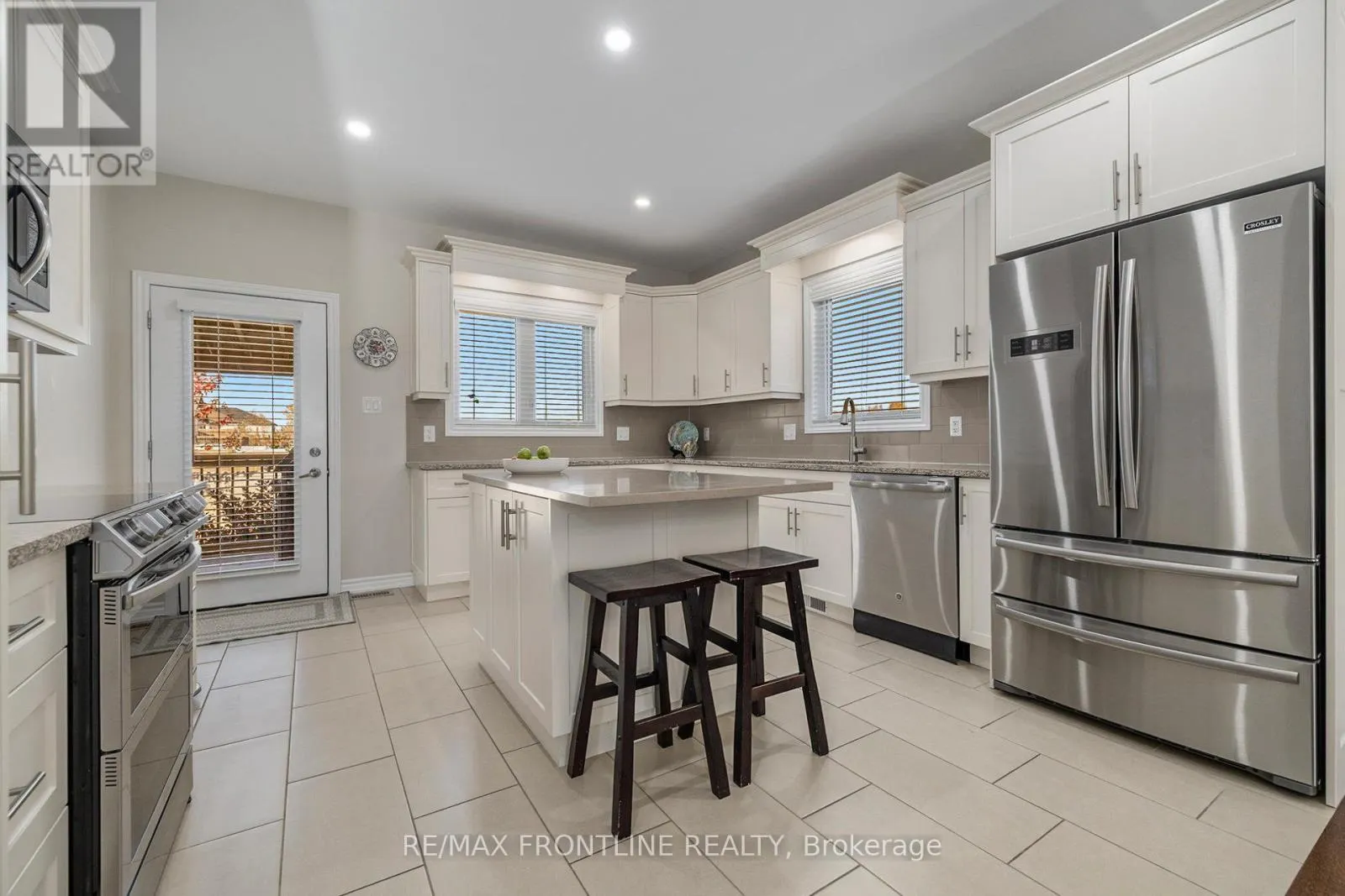 7 SENATORS GATE DRIVE